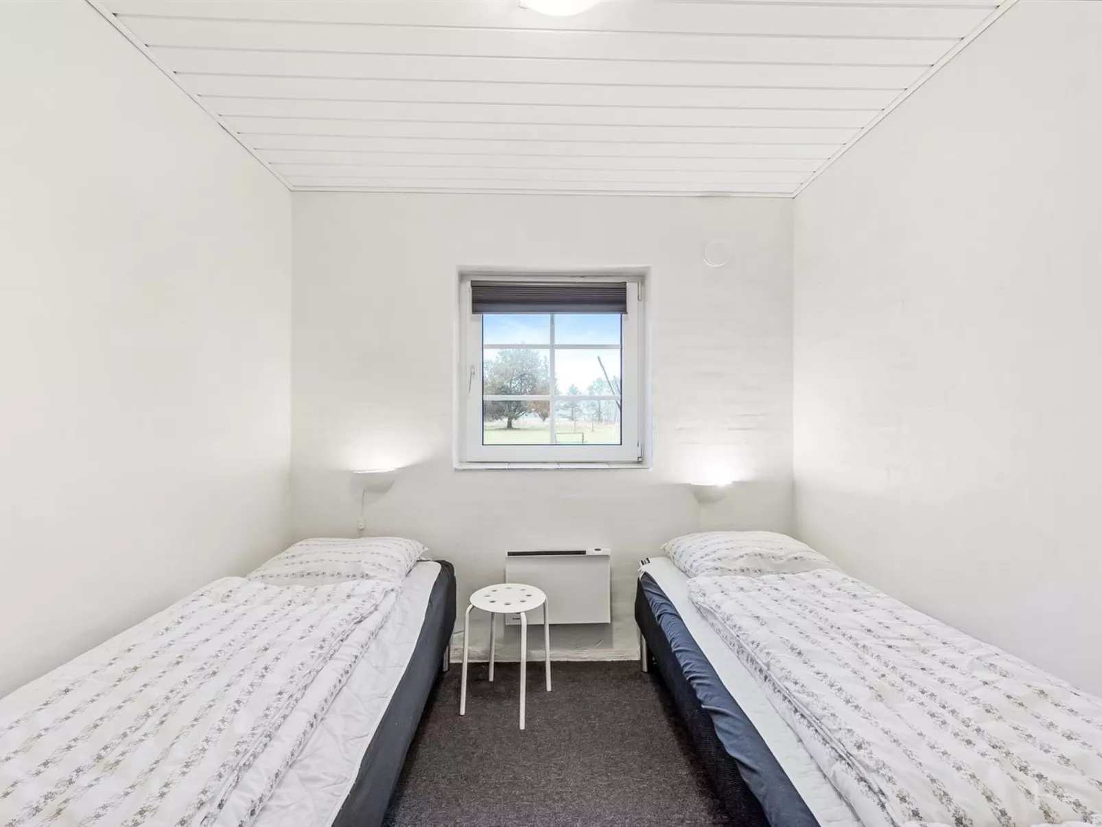 "Aane" - 1.8km from the sea-Inside