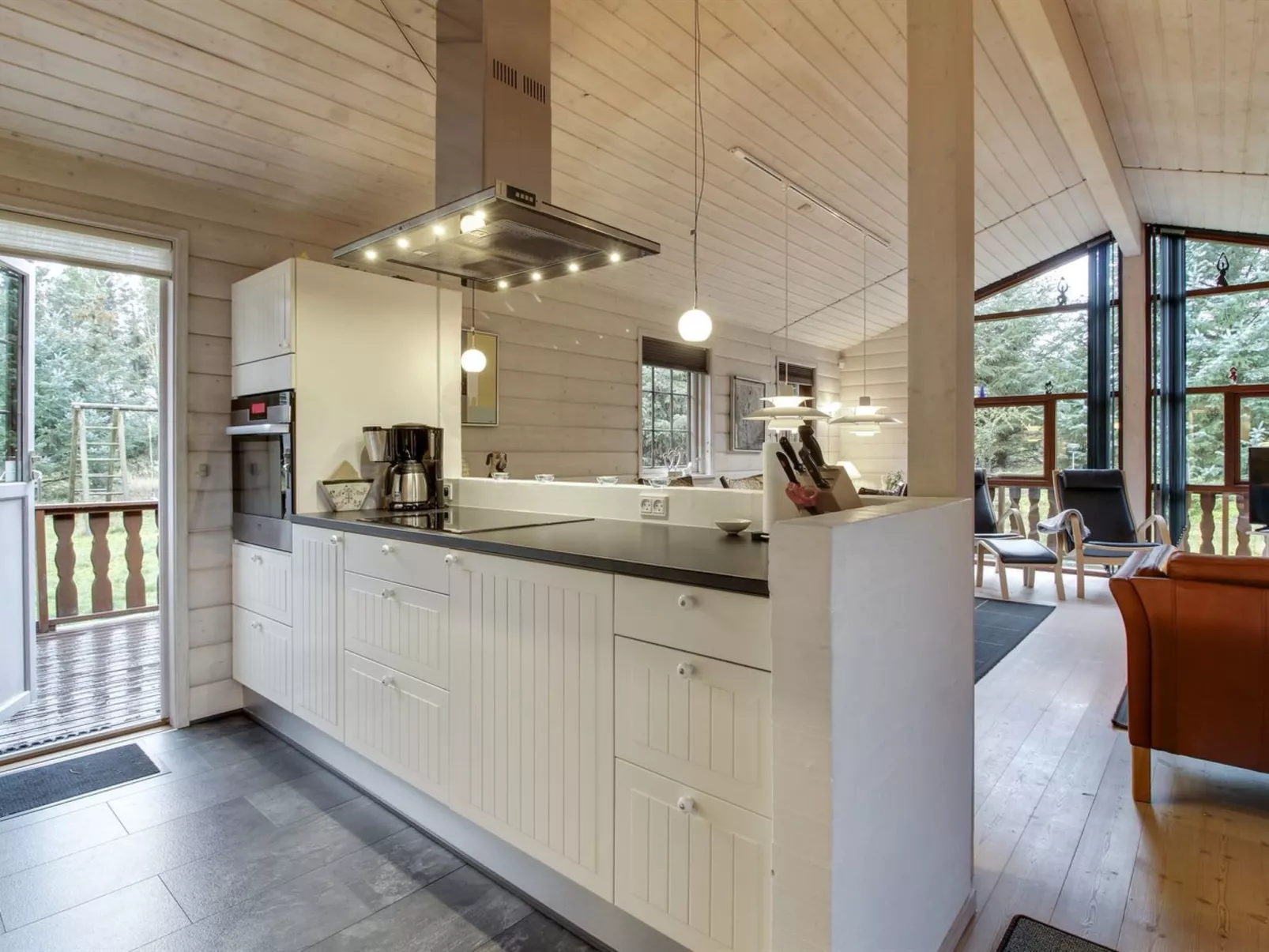 "Jo" - 1.2km from the sea-Dedans