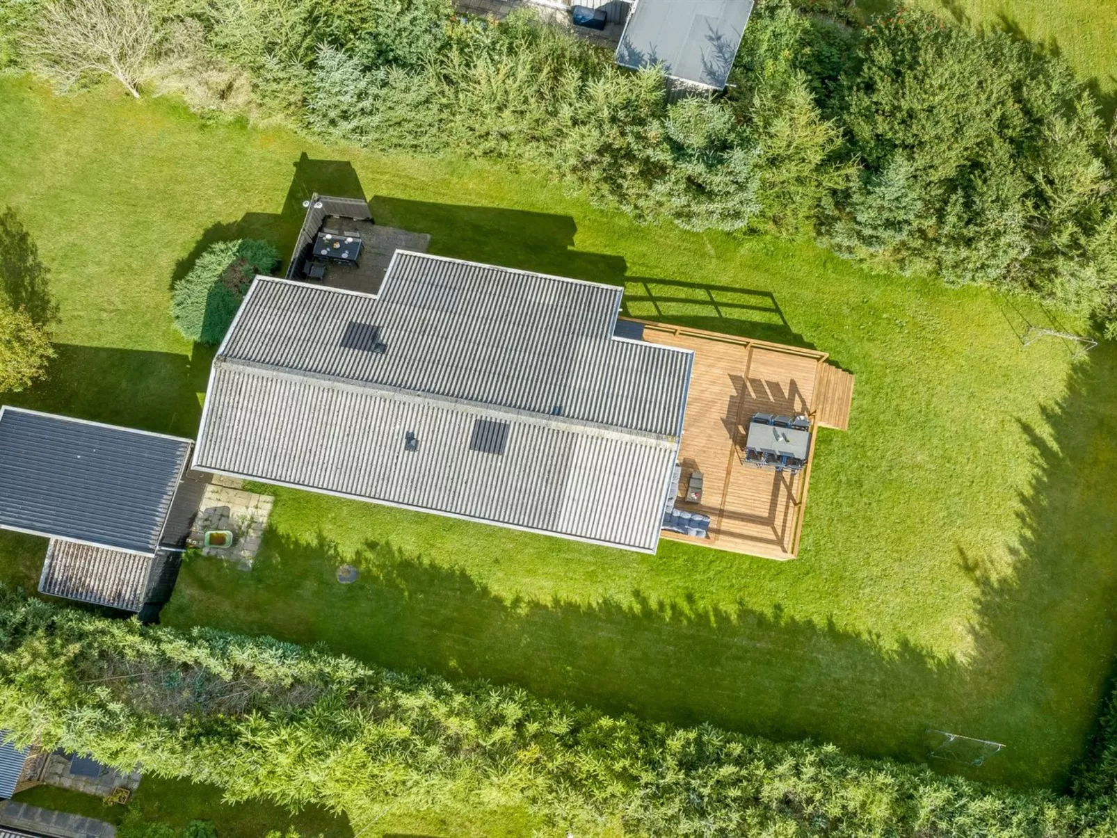 "Matilde" - 400m to the fjord-Outside