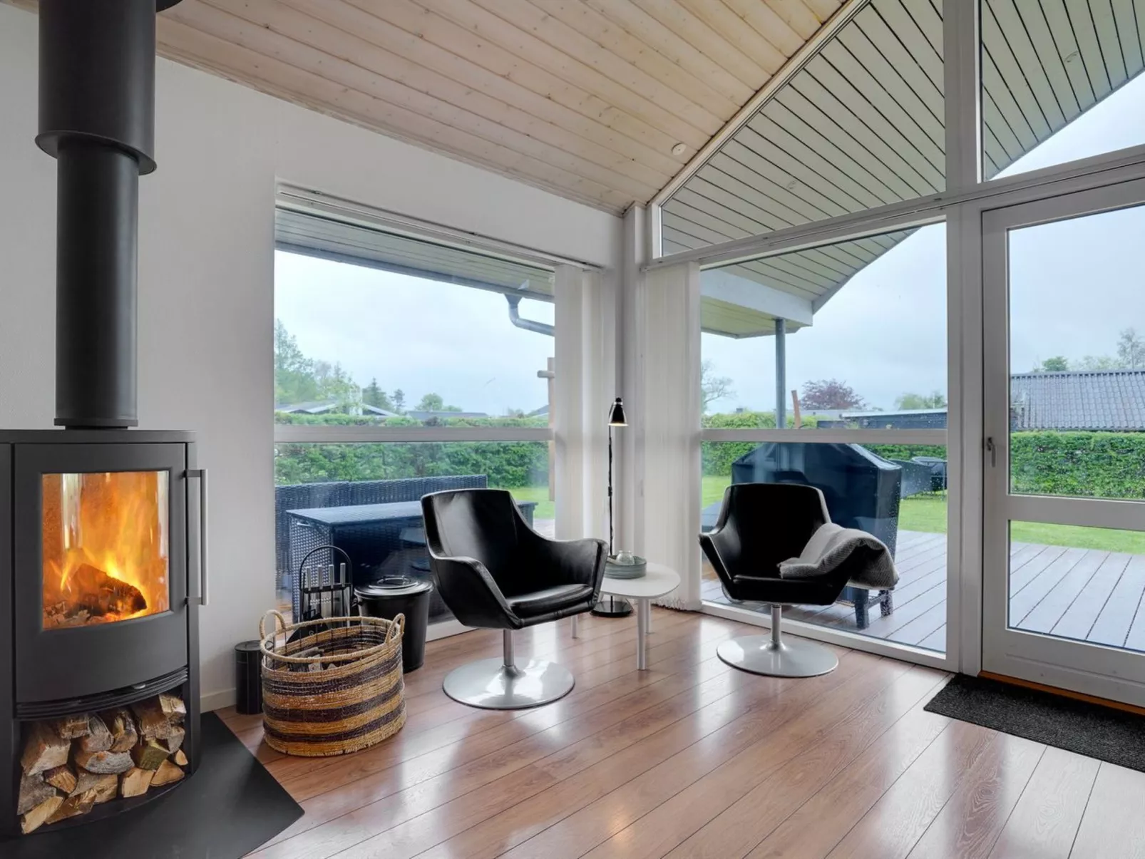 "Nine" - 200m from the sea-Inside