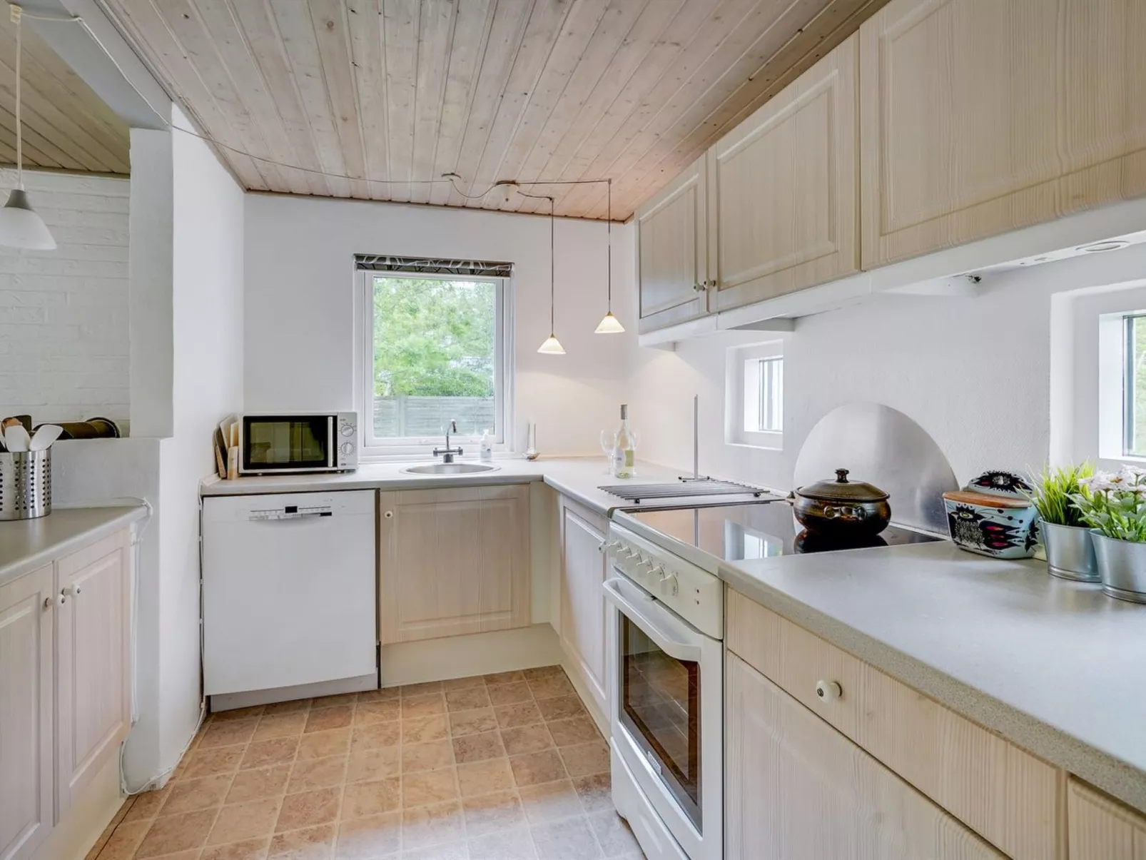 "Erikgine" - 170m from the sea-Dedans