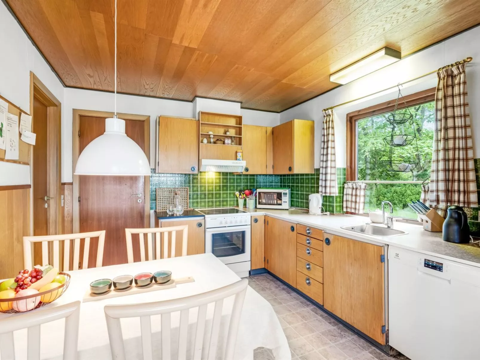 "Jalmari" - 3.5km from the sea-Drinnen