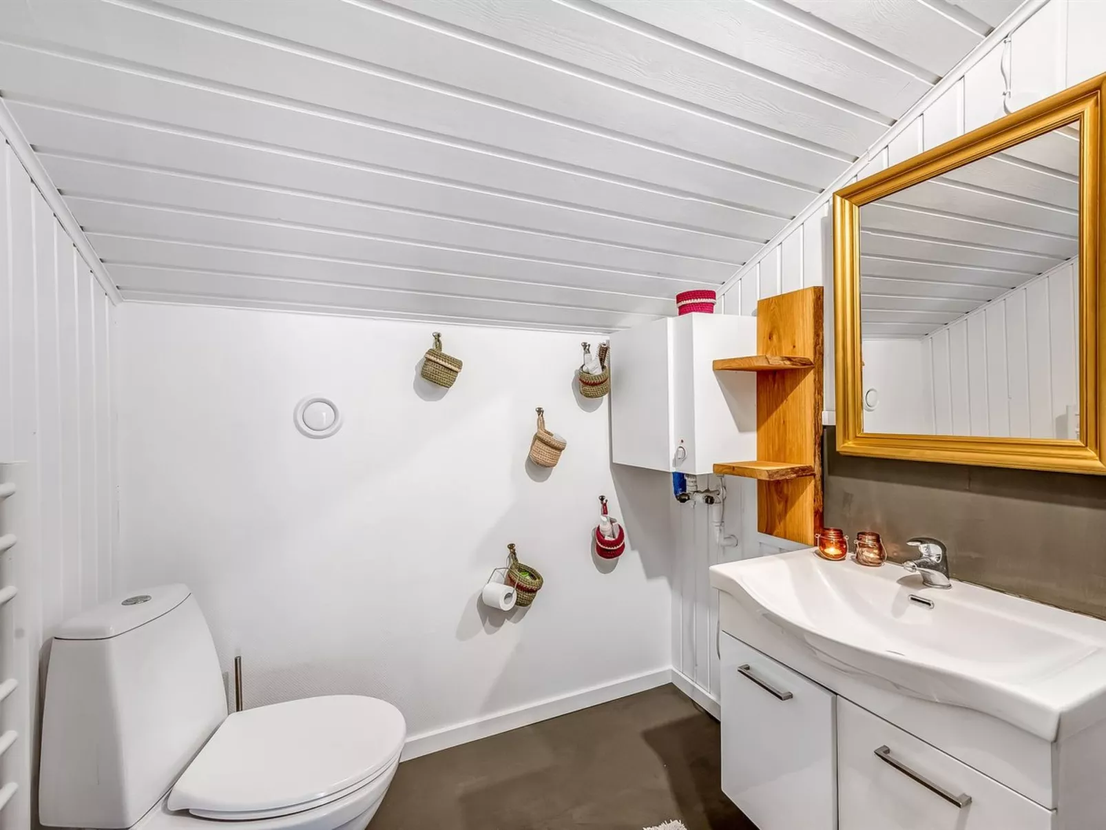 "Caya" - 450m to the fjord-Drinnen