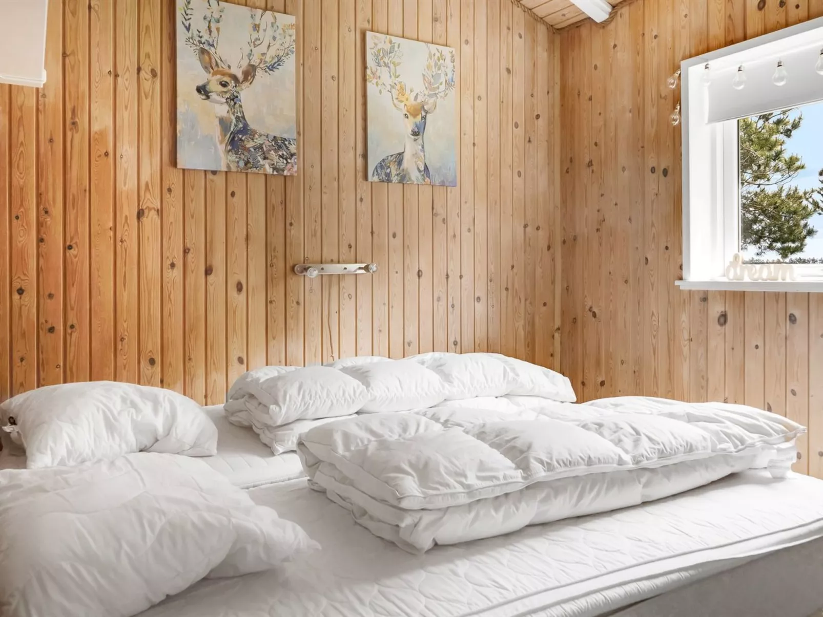 "Aja" - 900m from the sea-Drinnen