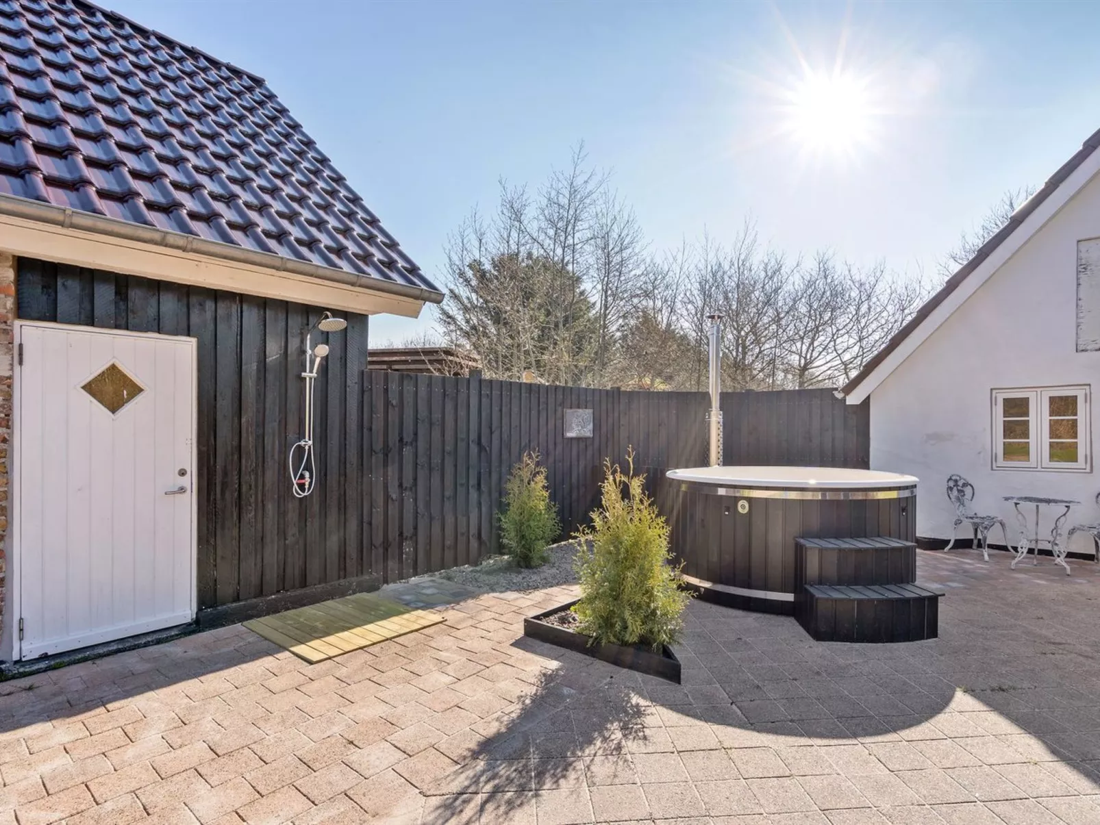 "Malene" - 700m to the fjord-Outside