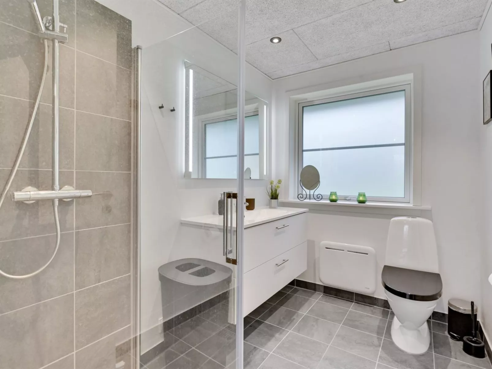 "Øn" -  from the sea-Inside