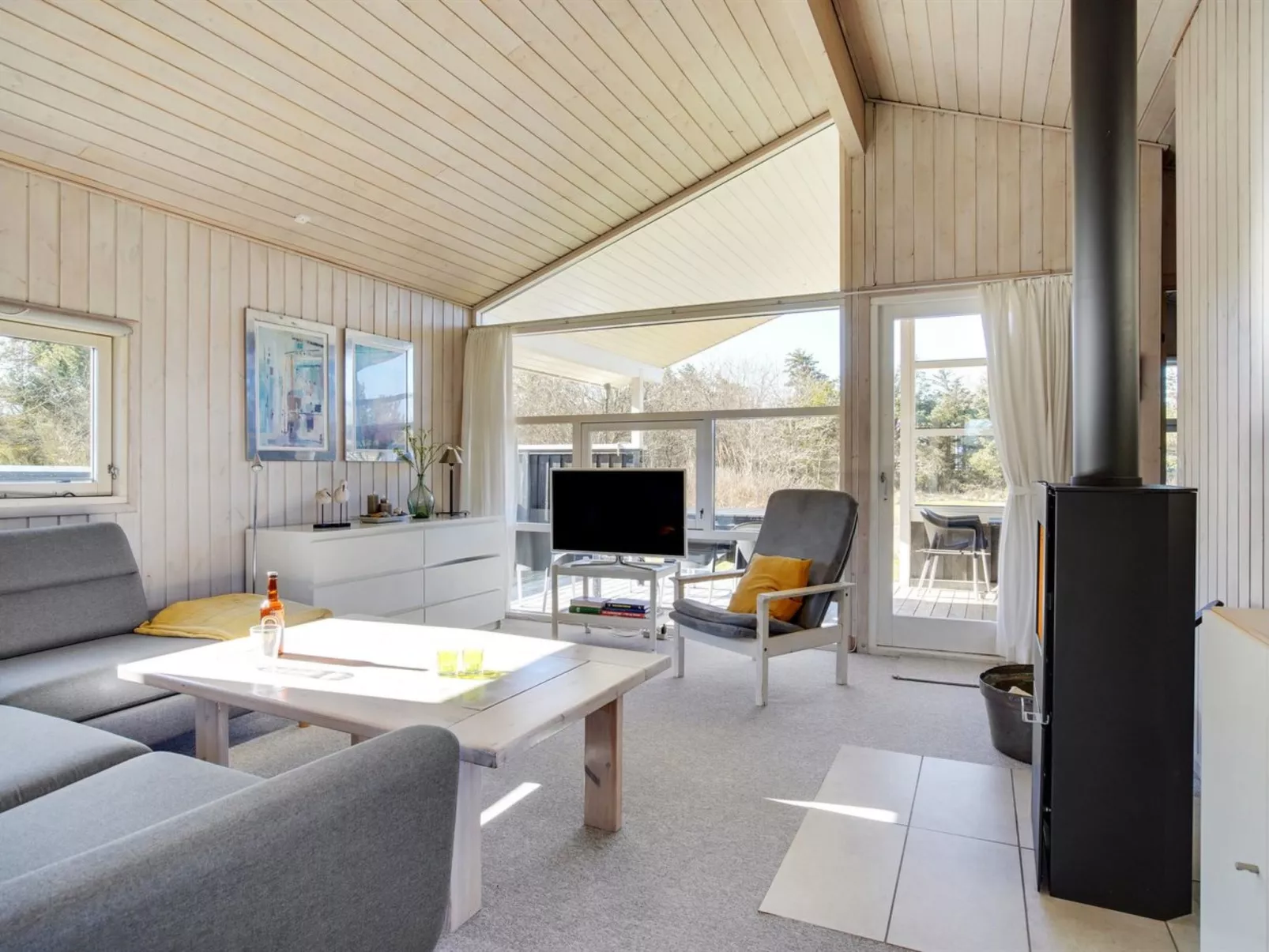 "Anahi" - 3km from the sea-Inside