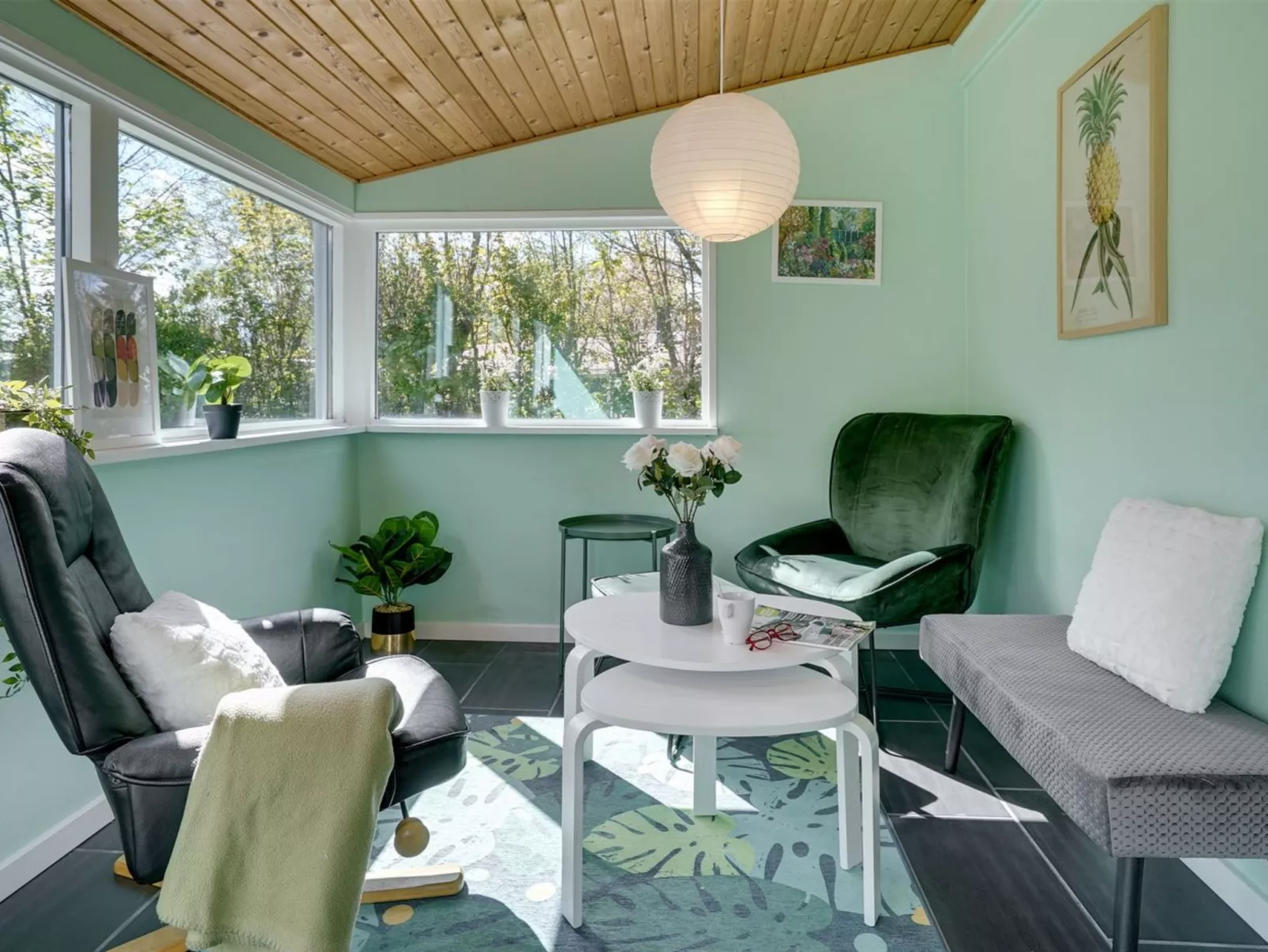 "Akira" - 500m to the fjord-Drinnen