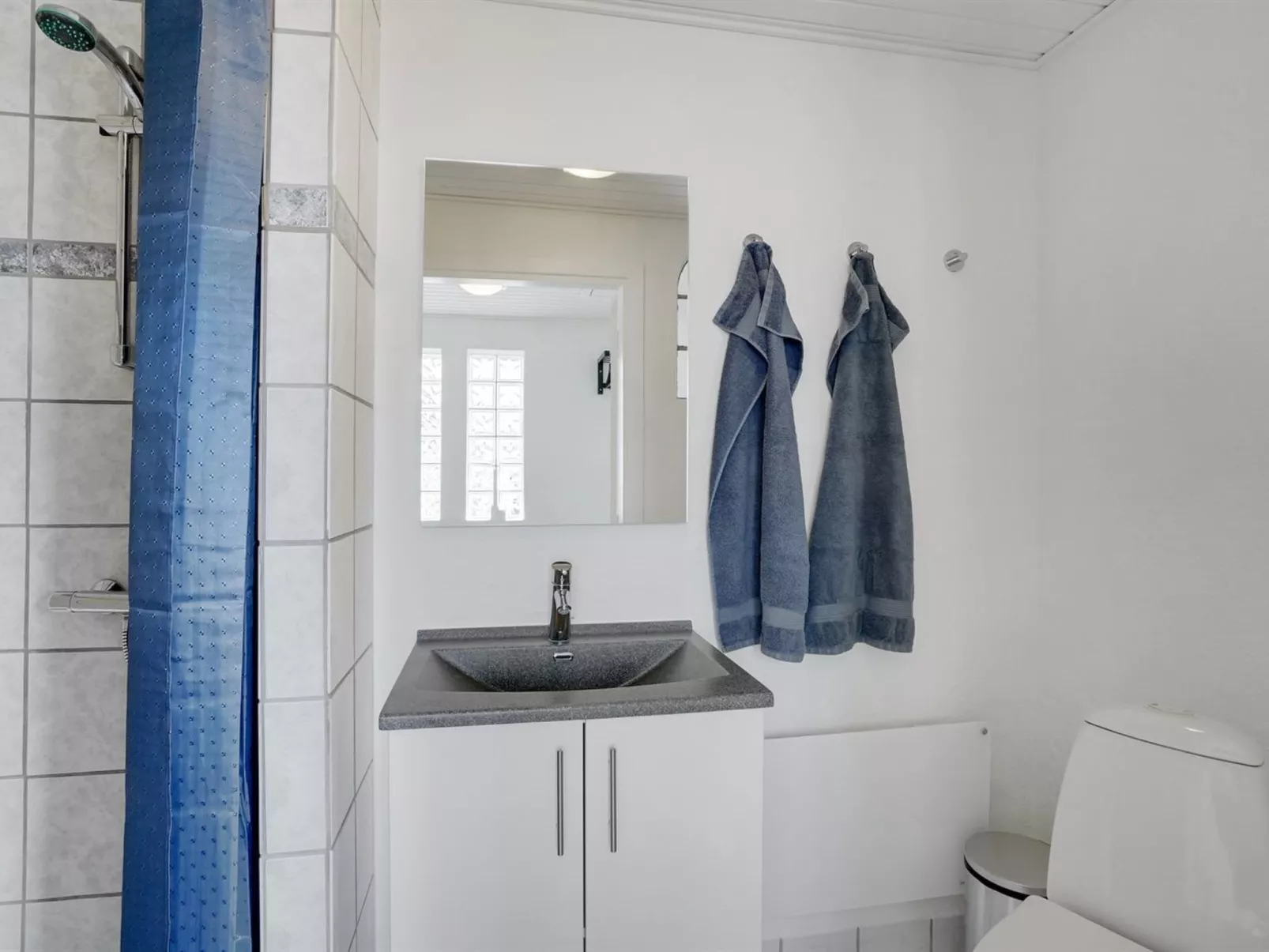 "Imilie" - 250m to the fjord-Dedans