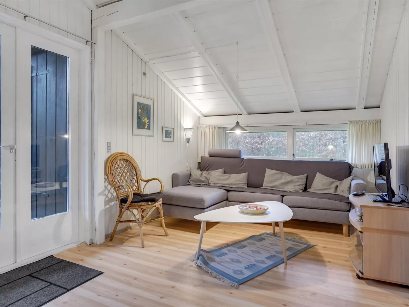 "Hardy" - 30km from the sea-Drinnen