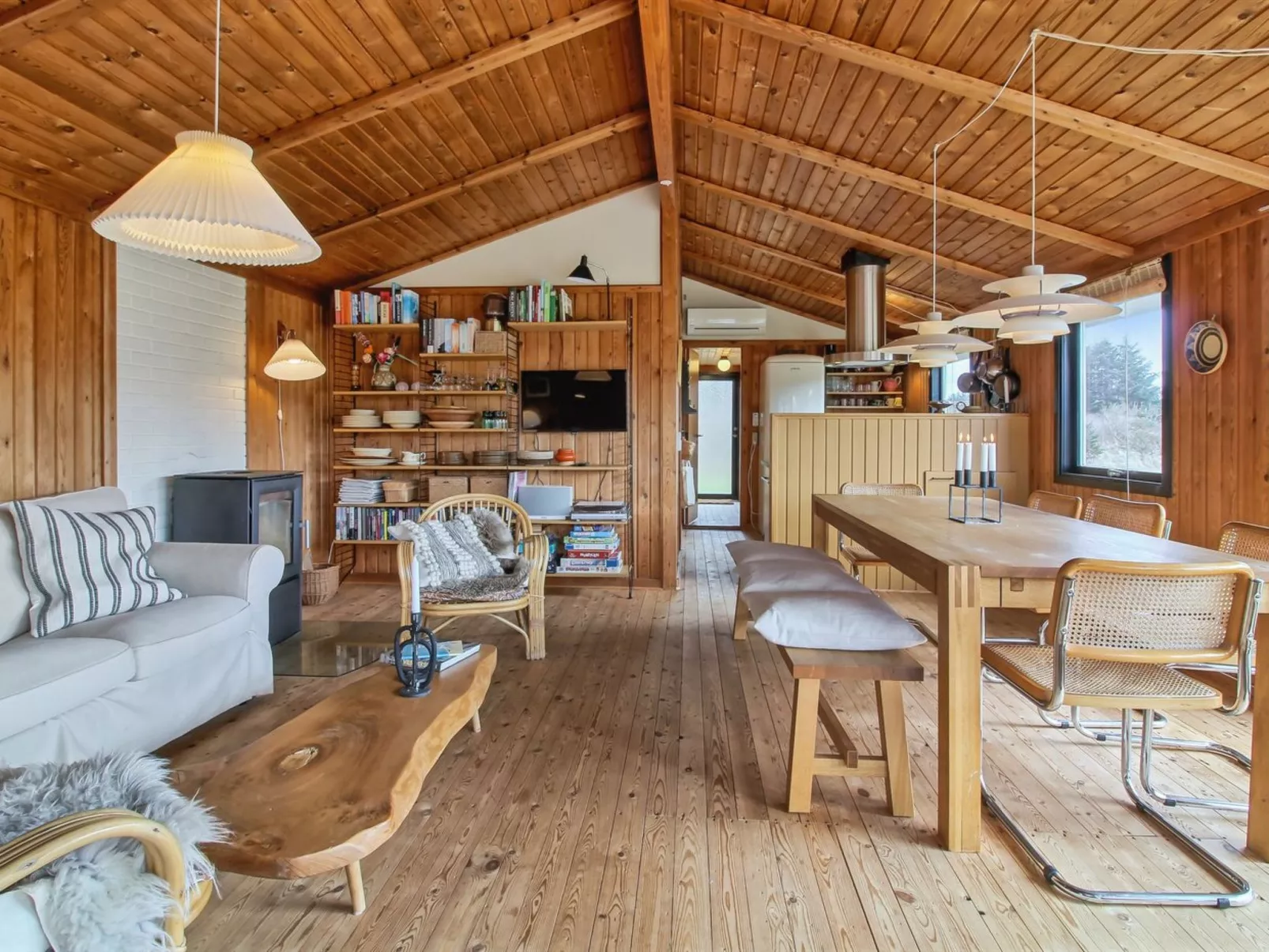 "Nestori" - 950m from the sea-Inside