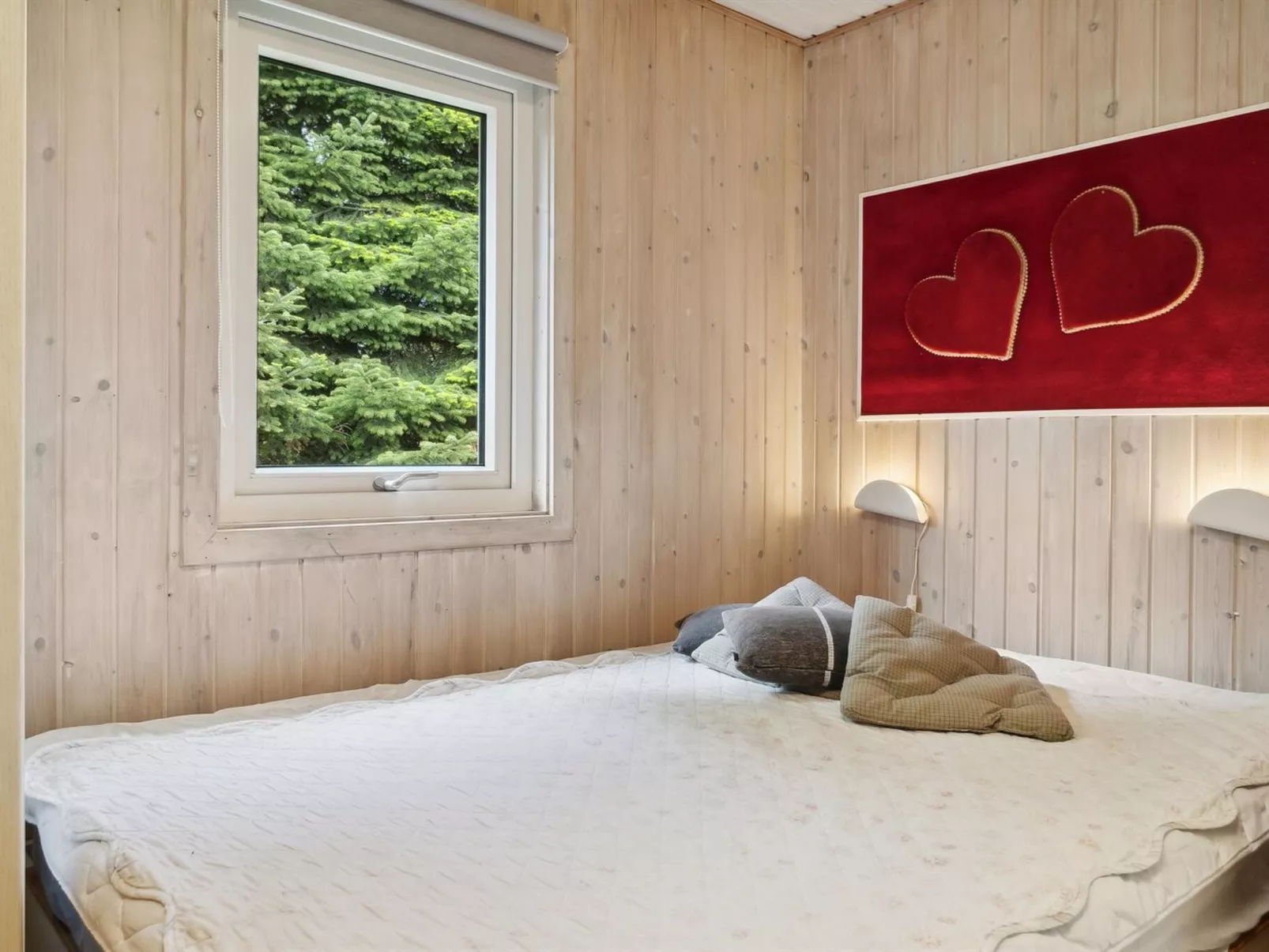 "Hallveig" - 1.1km from the sea-Drinnen