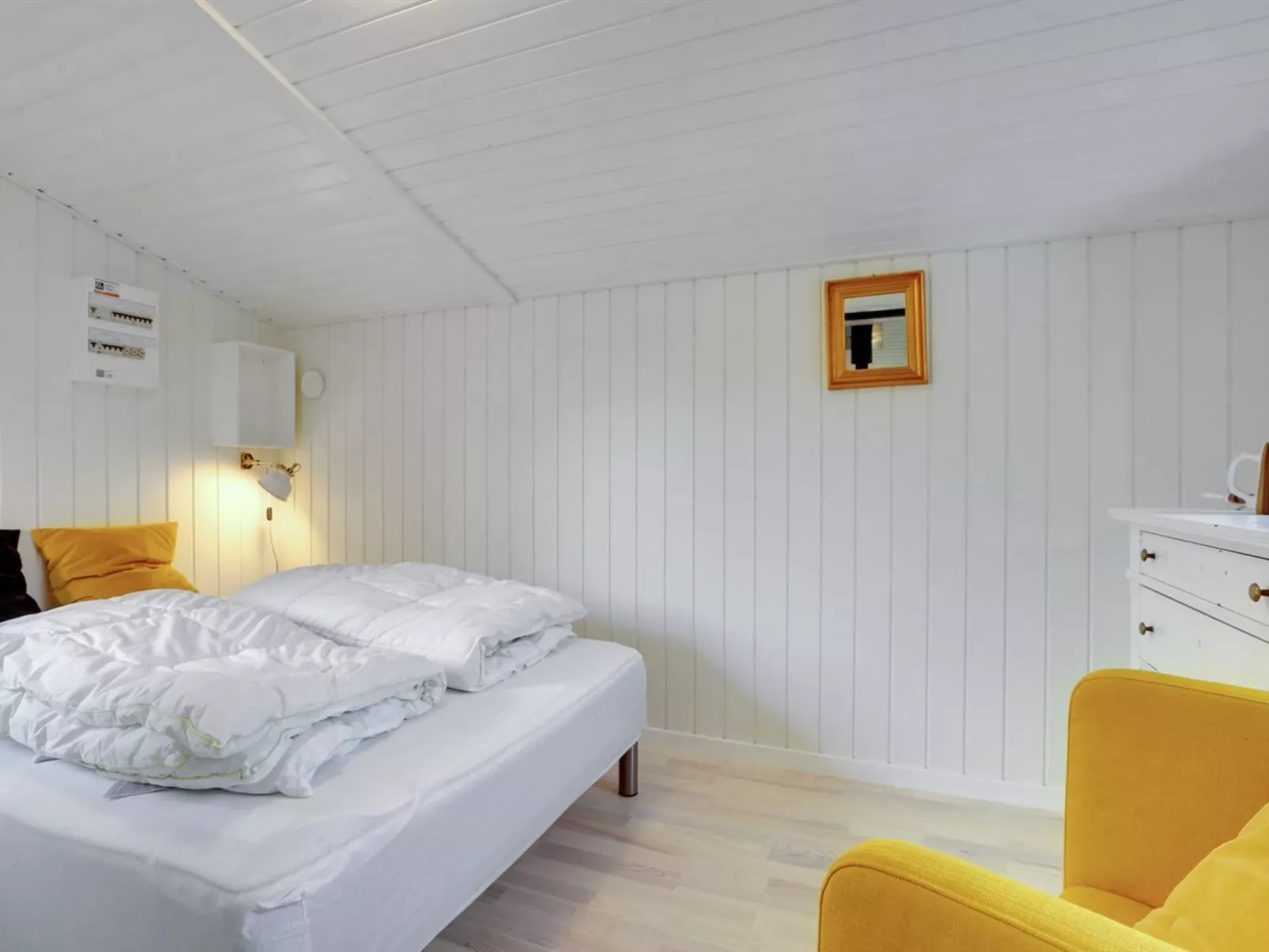 "Brune" - 30km from the sea-Inside