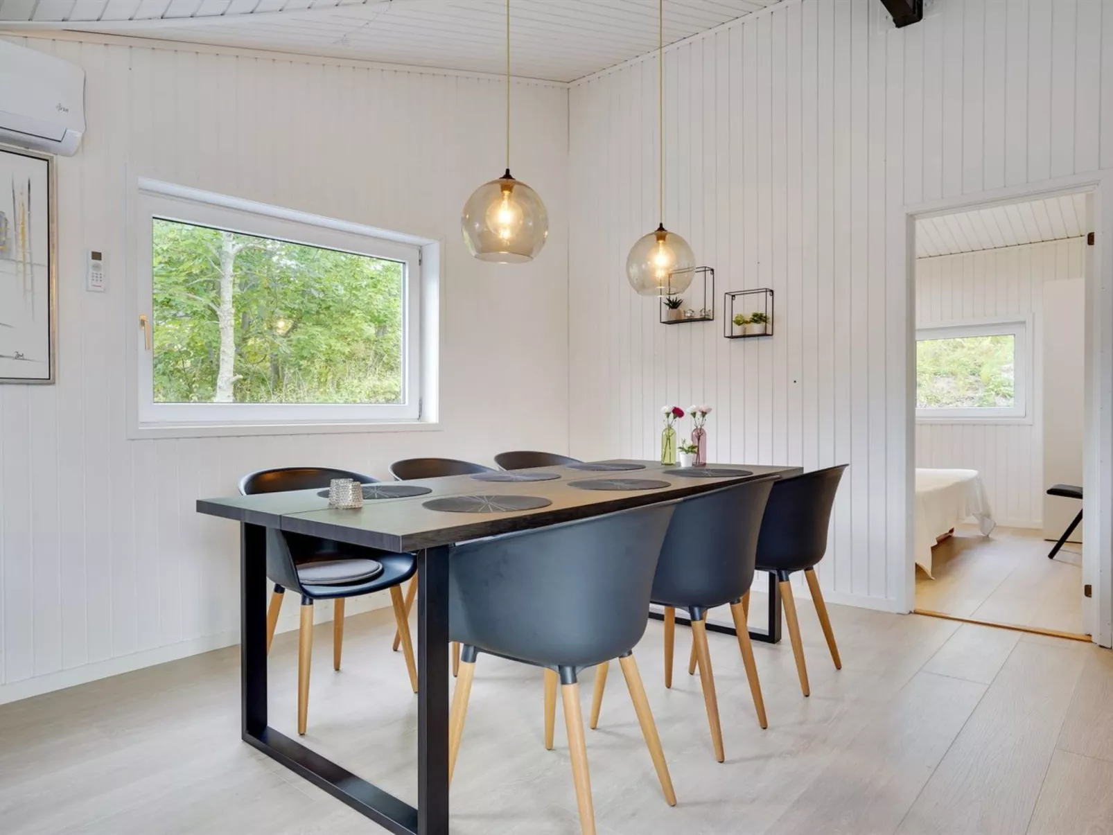 "Bjarki" - 800m from the sea-Inside