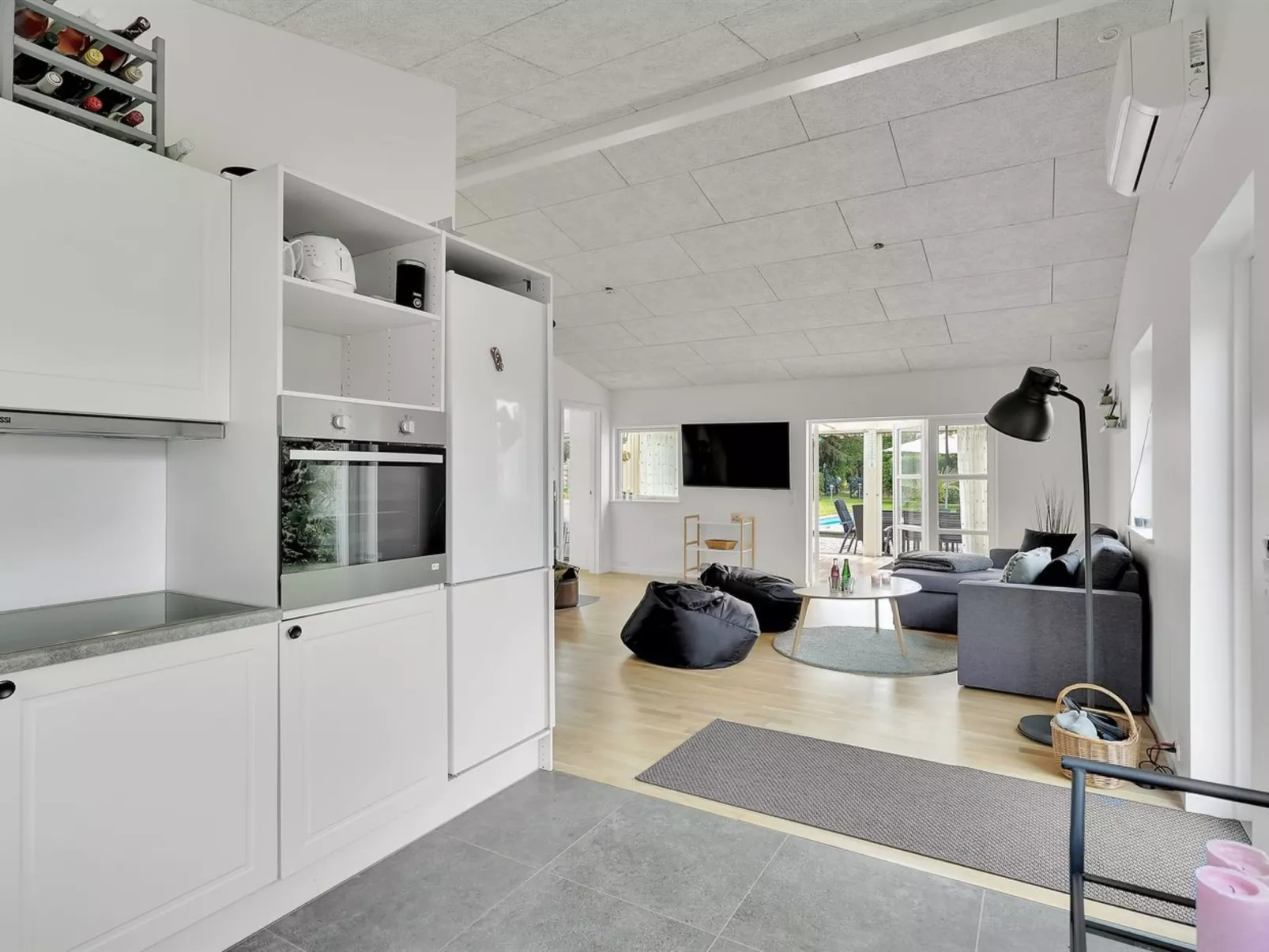 "Fentje" - 375m to the fjord-Inside