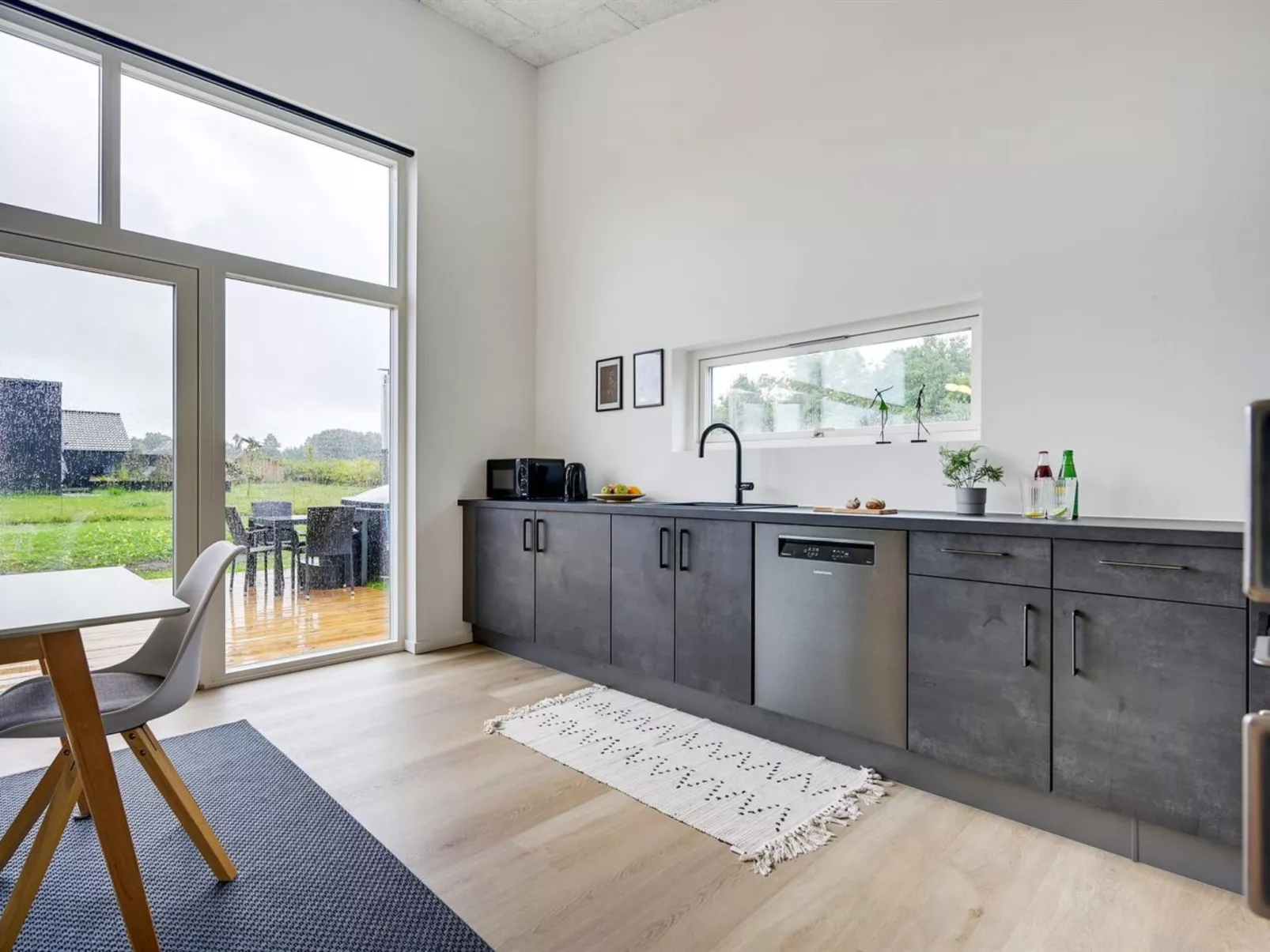 "Aatami" - 500m from the sea-Dedans