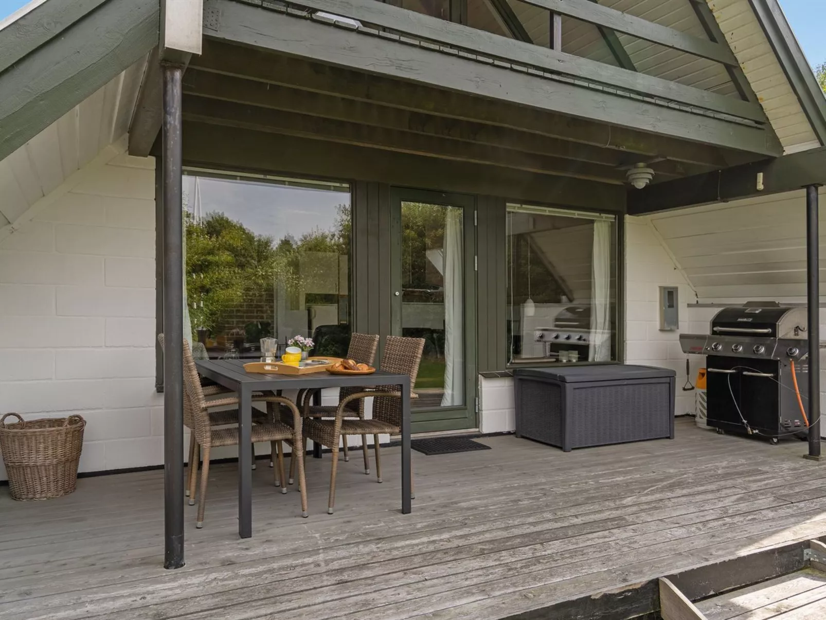 "Valo" - 400m to the fjord-Outside