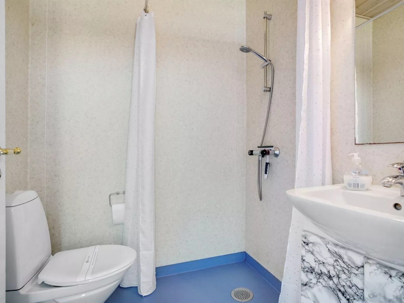 "Tobias" - 800m from the sea-Dedans