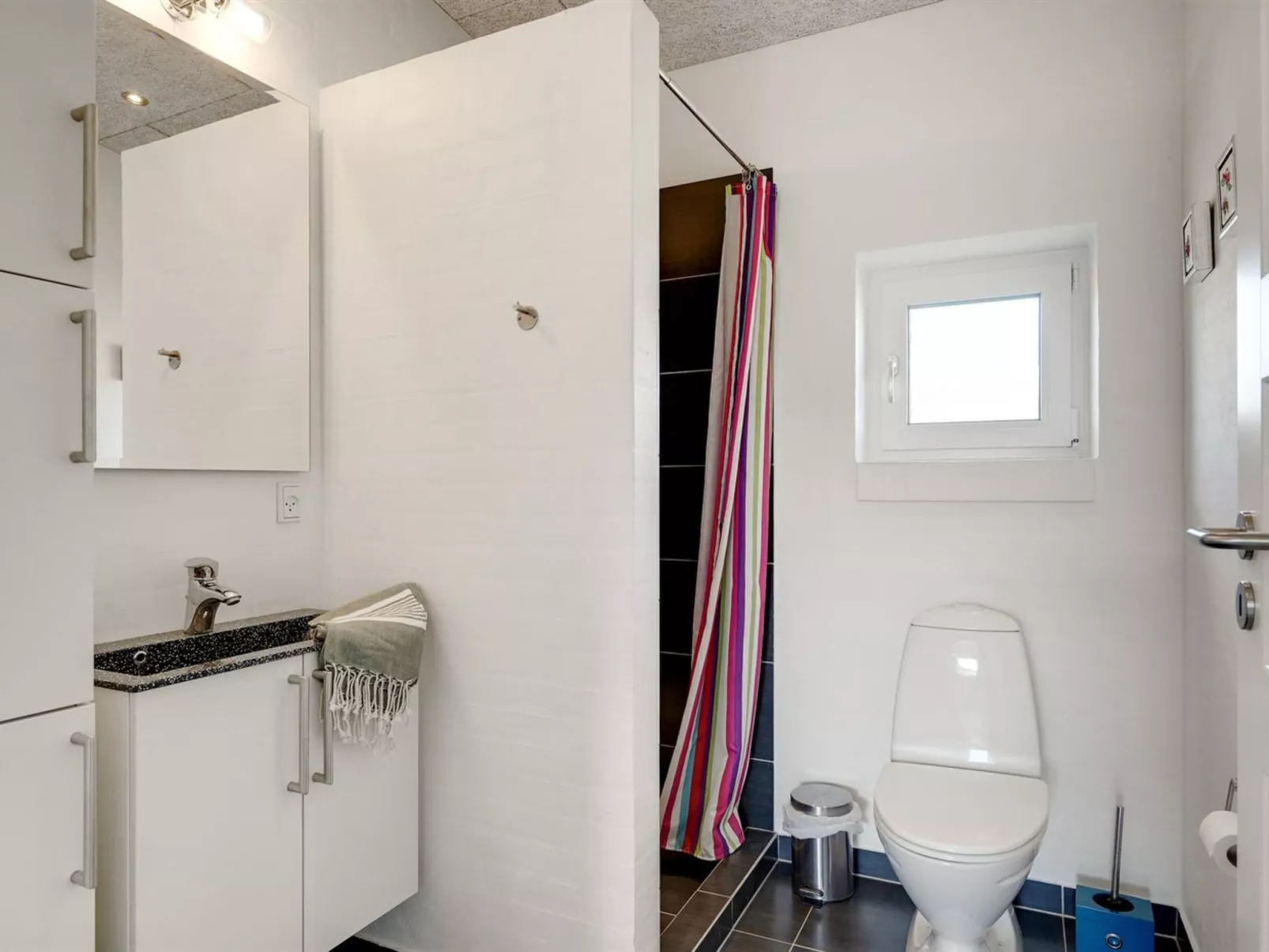 "Synthia" - 300m from the sea-Inside