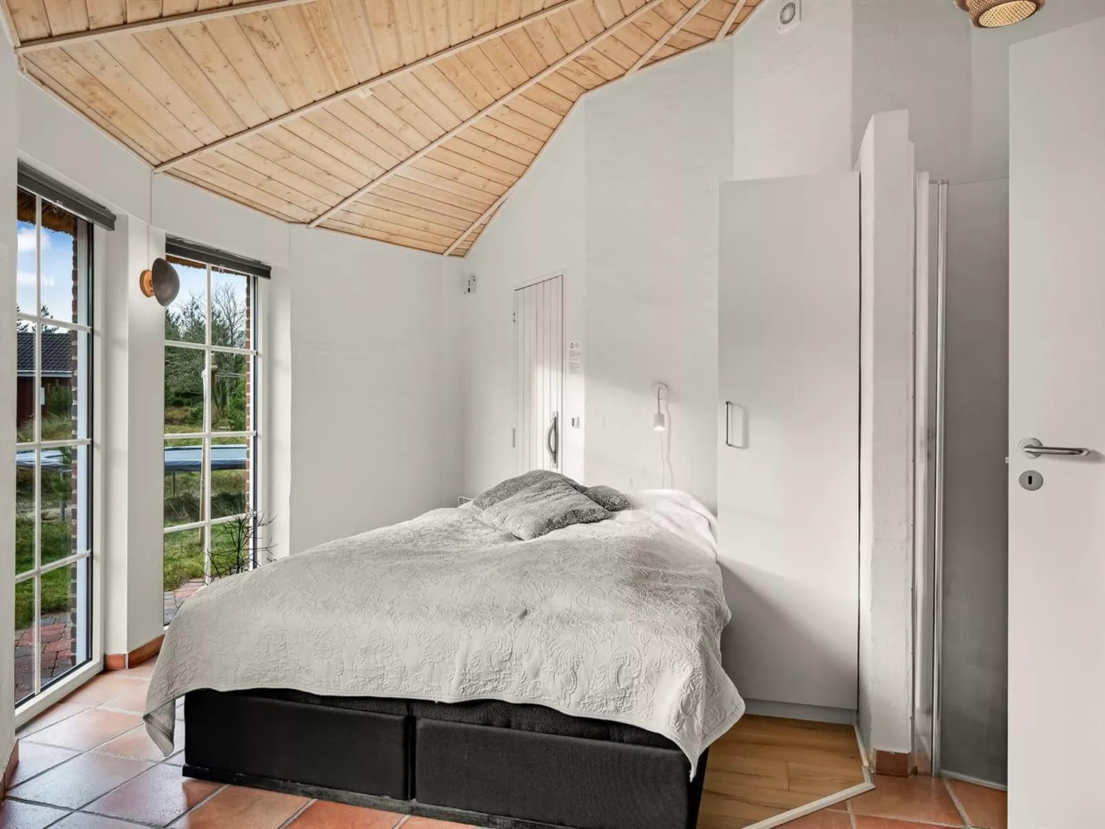 "Ingmund" - 2km from the sea-Inside