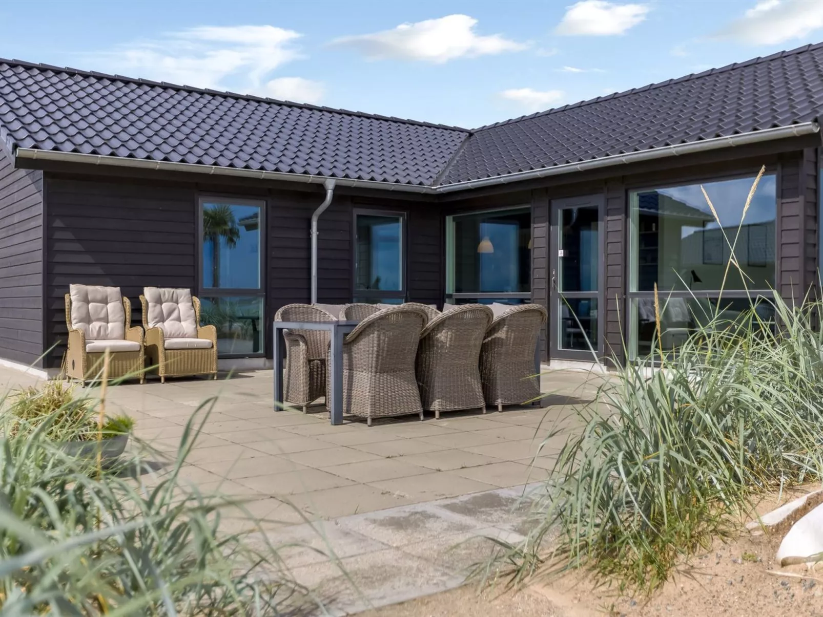 "Eino" - 30m from the sea-Outside