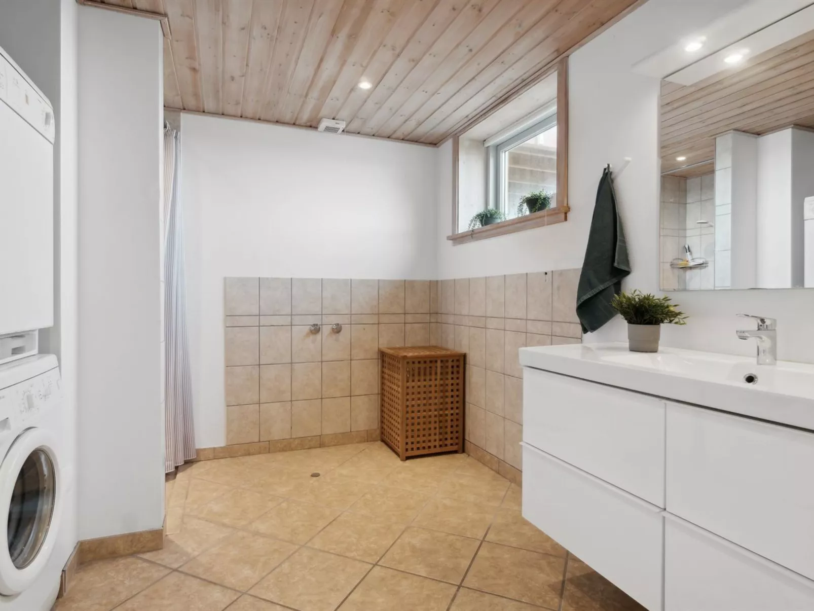 "Fridhild" - 10m from the sea-Inside