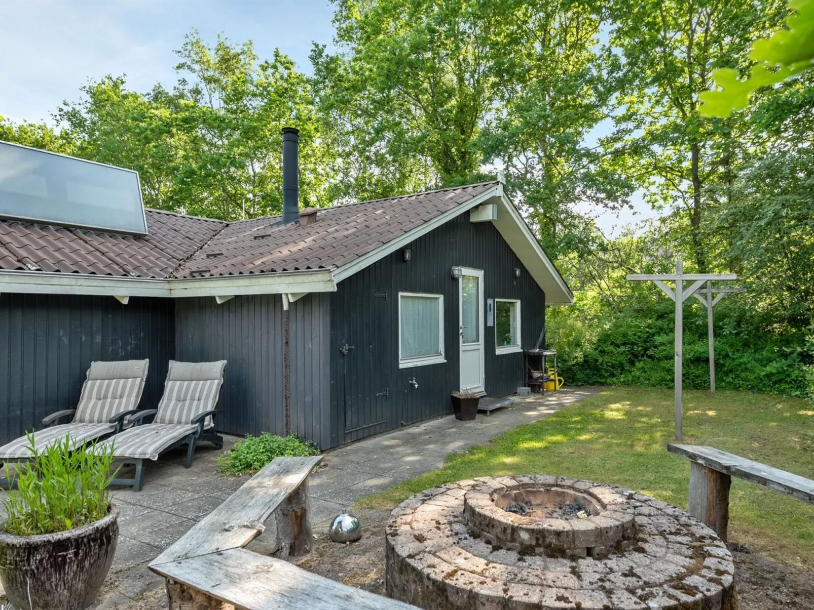 "Yngve" - 56.5km from the sea-Outside