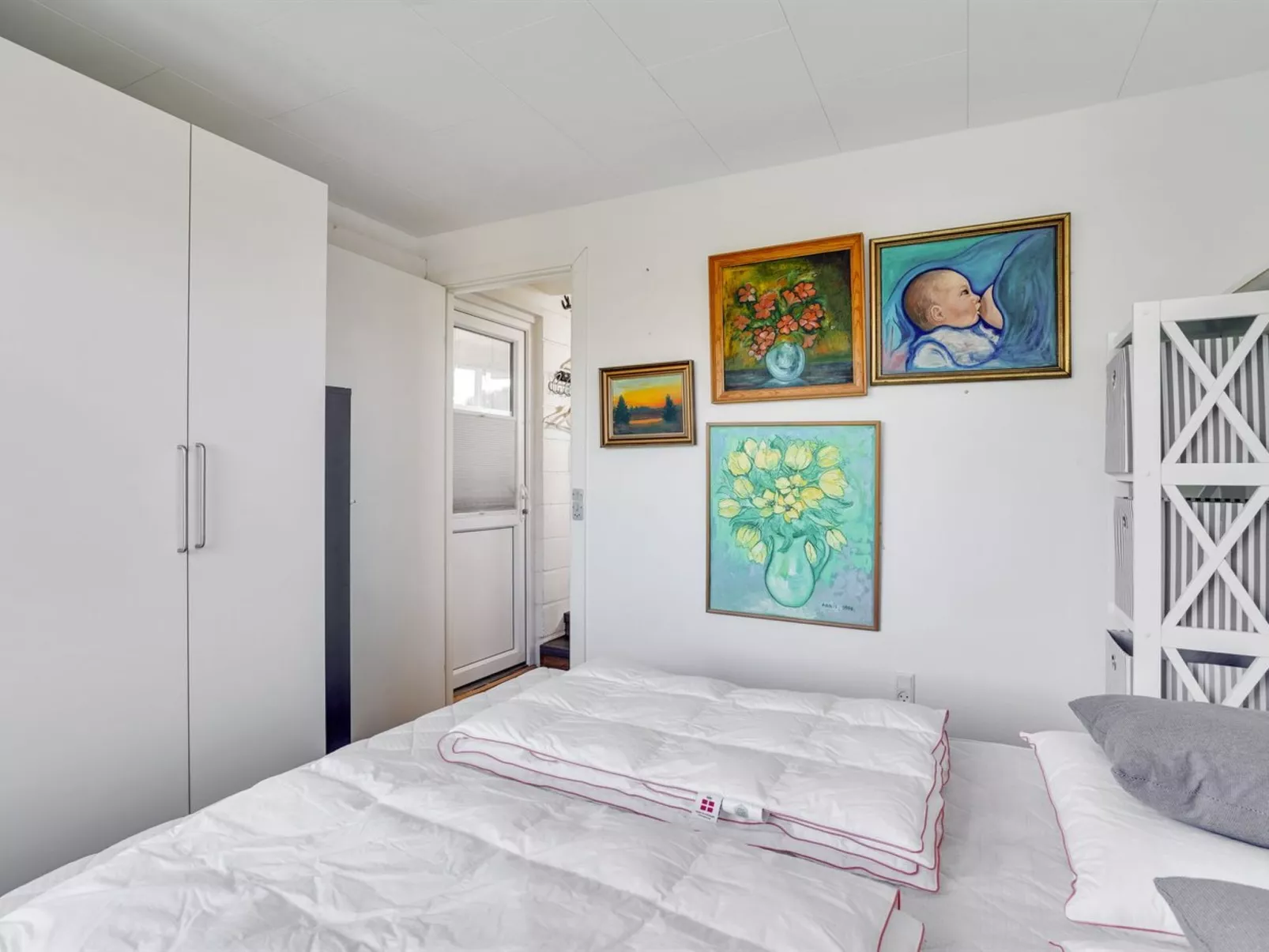 "Tomine" - 500m to the fjord-Inside