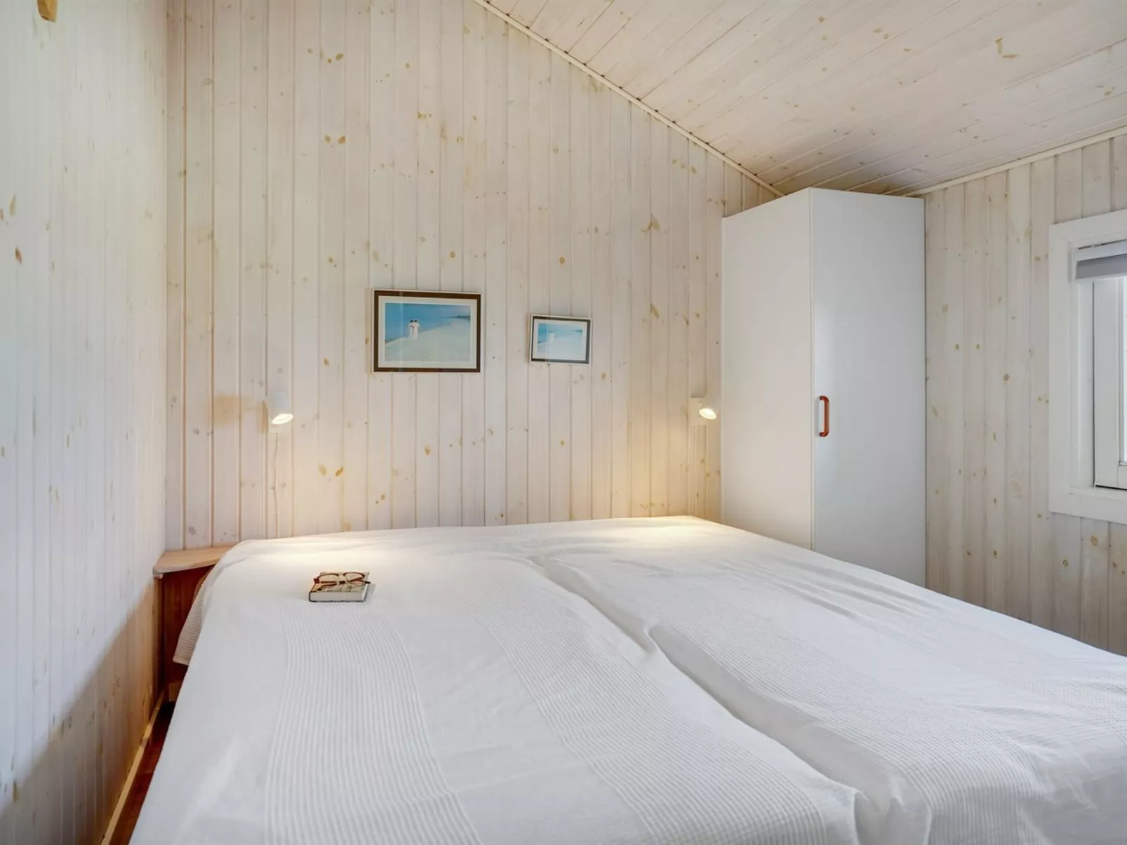 "Diertje" - 10m from the sea-Inside