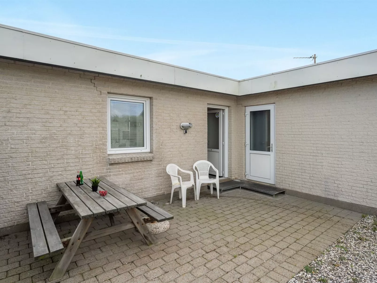 "Elizabeta" - 100m to the fjord-Draußen