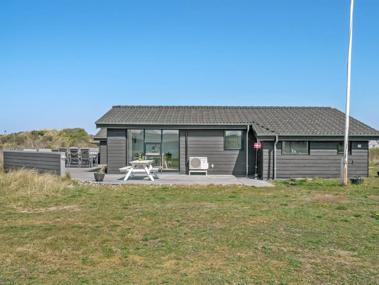 "Aviana" - 175m from the sea-Draußen