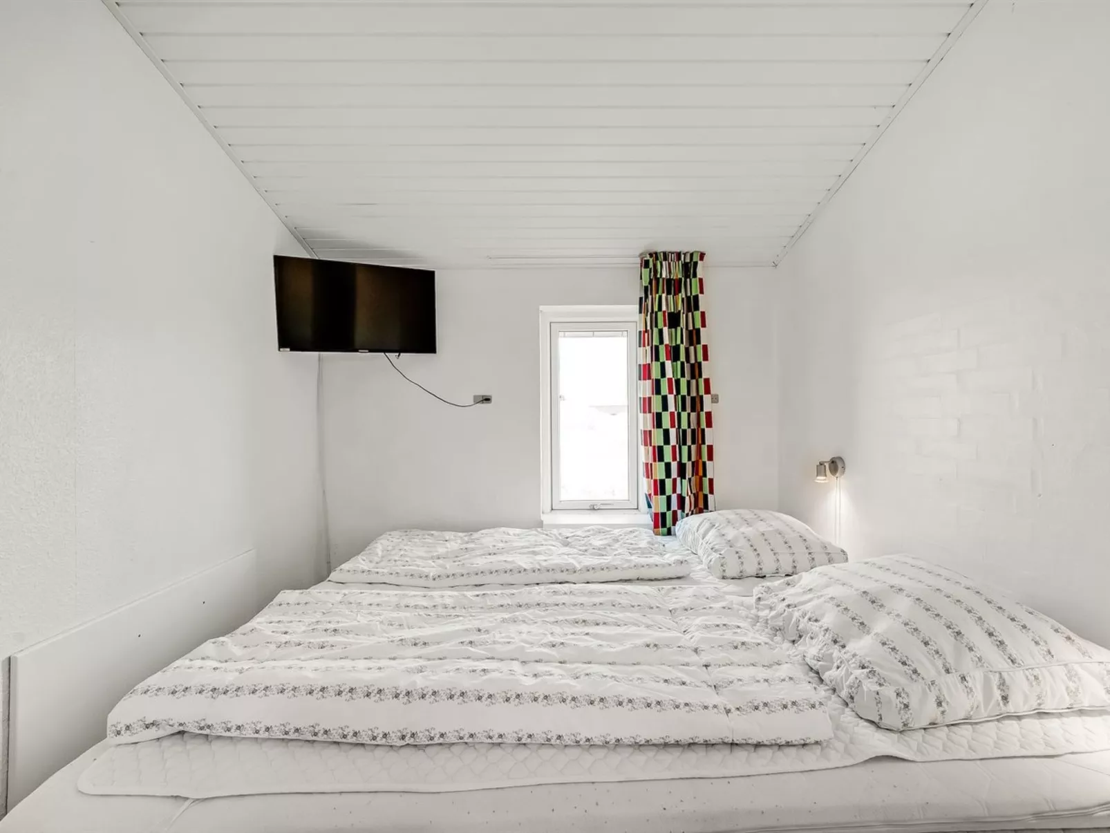 "Fia" -  from the sea-Drinnen