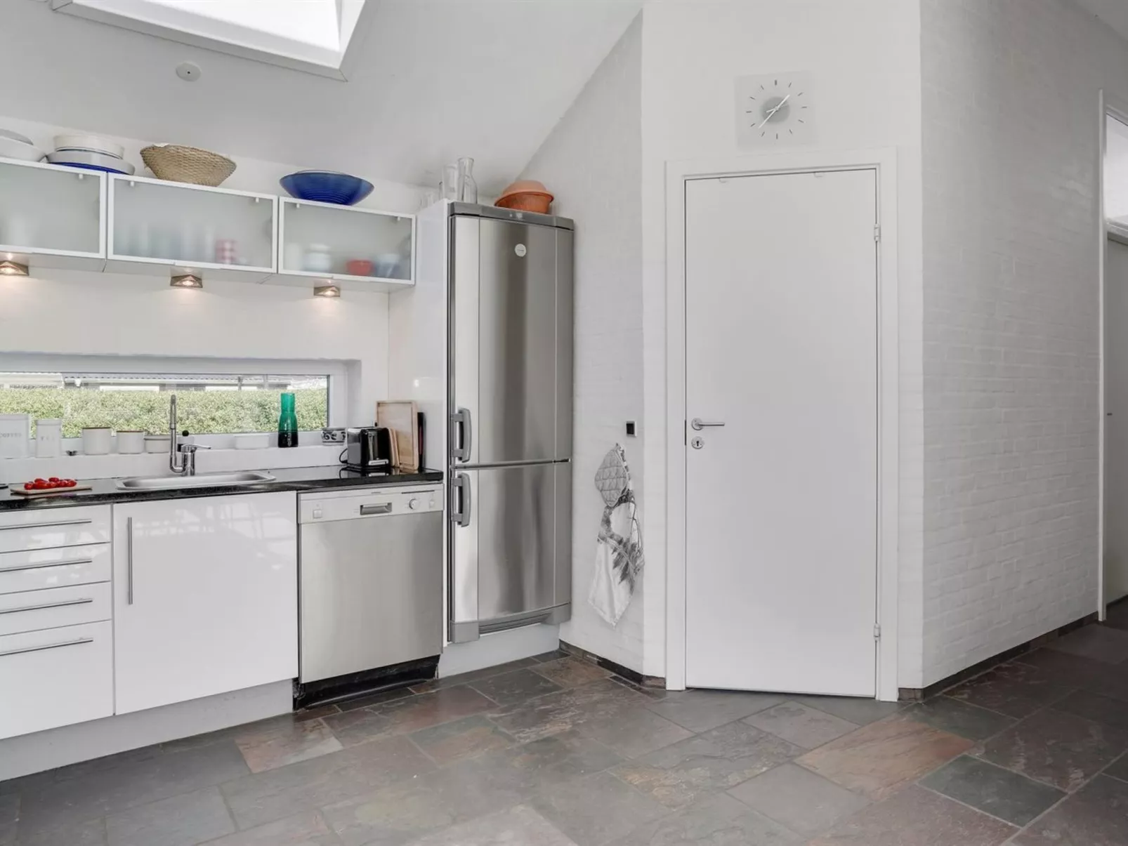 "Angelarij" -  from the sea-Drinnen