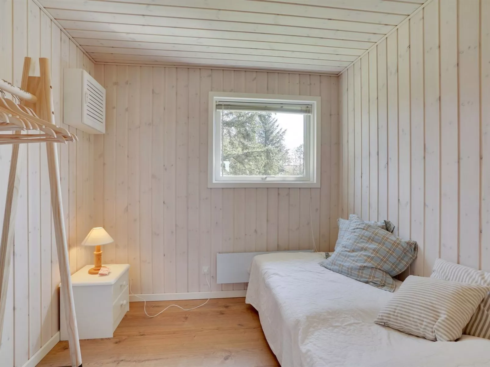 "Josefiina" - 450m to the fjord-Inside