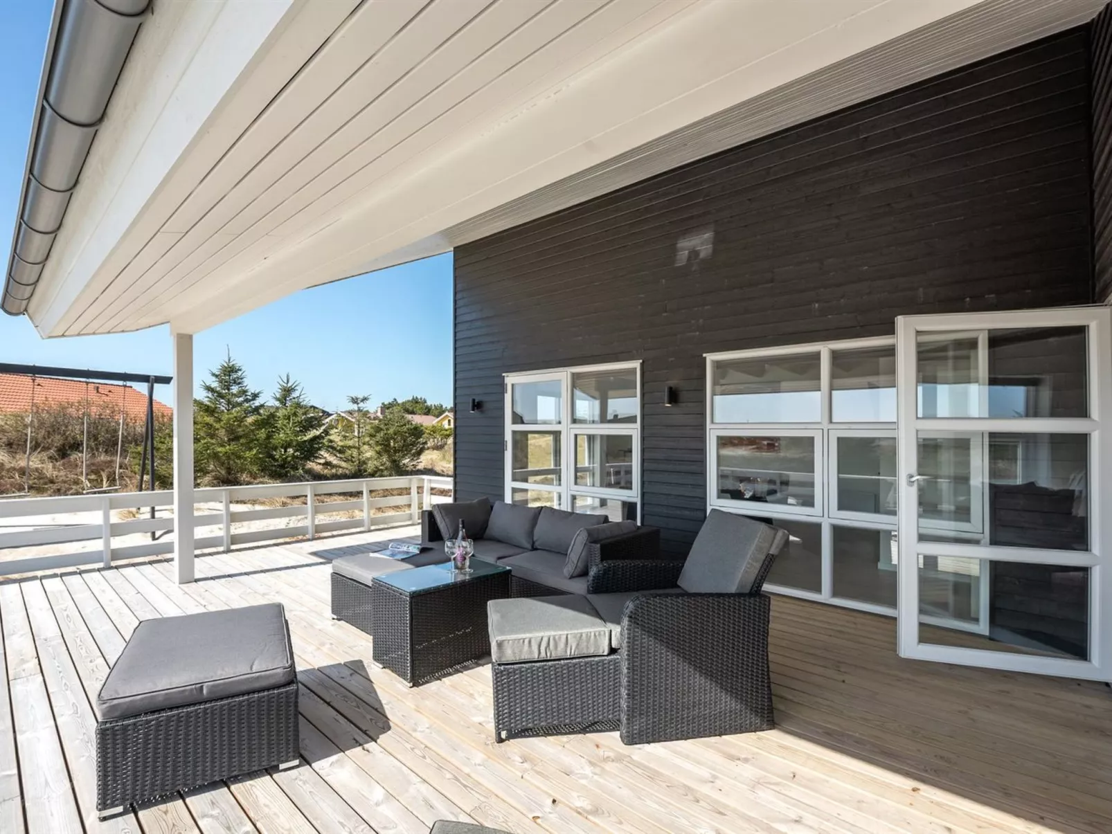 "Karen" - 900m from the sea-Draußen