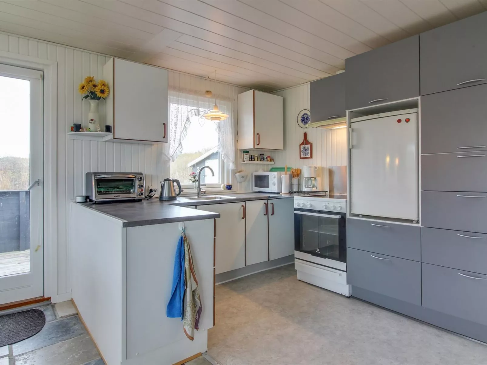 "Edvin" - 400m from the sea-Drinnen