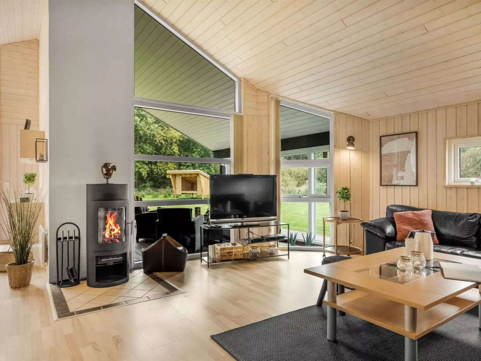 "Femke" - 250m to the fjord-Drinnen