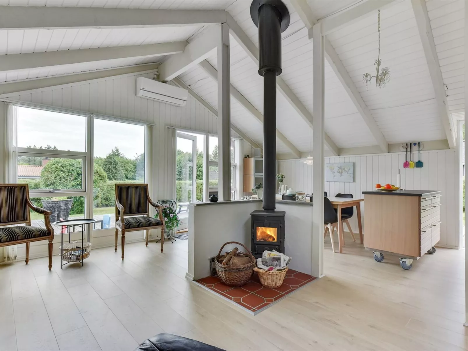 "Ullakarin" - 350m from the sea-Dedans