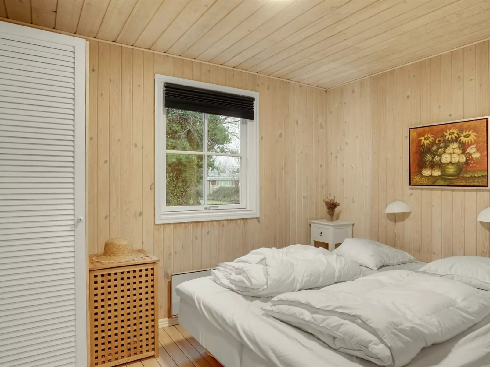 "Esalina" -  from the sea-Inside