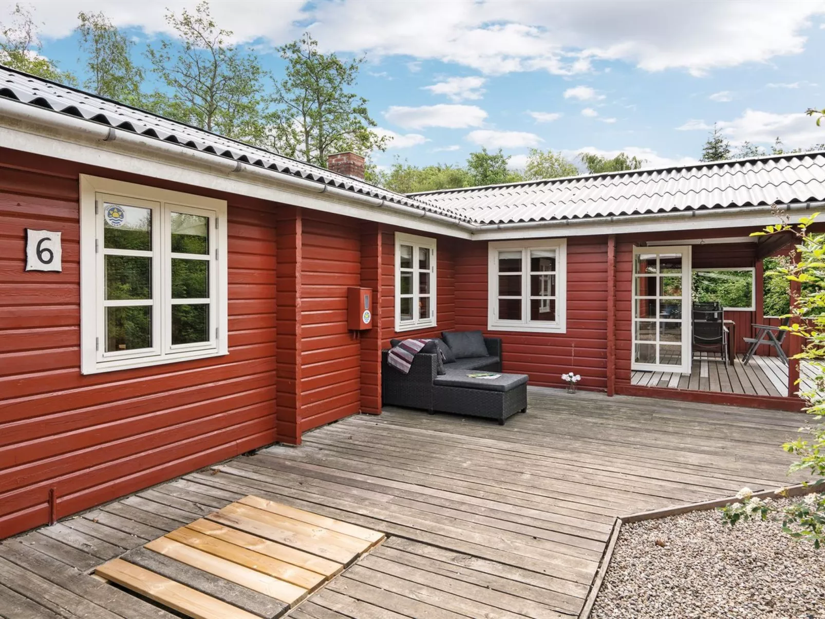 "Ernestine" - 500m to the fjord-Outside