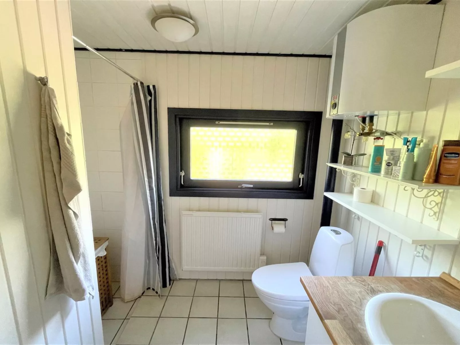 "Maiken" - 1.5km from the sea-Dedans