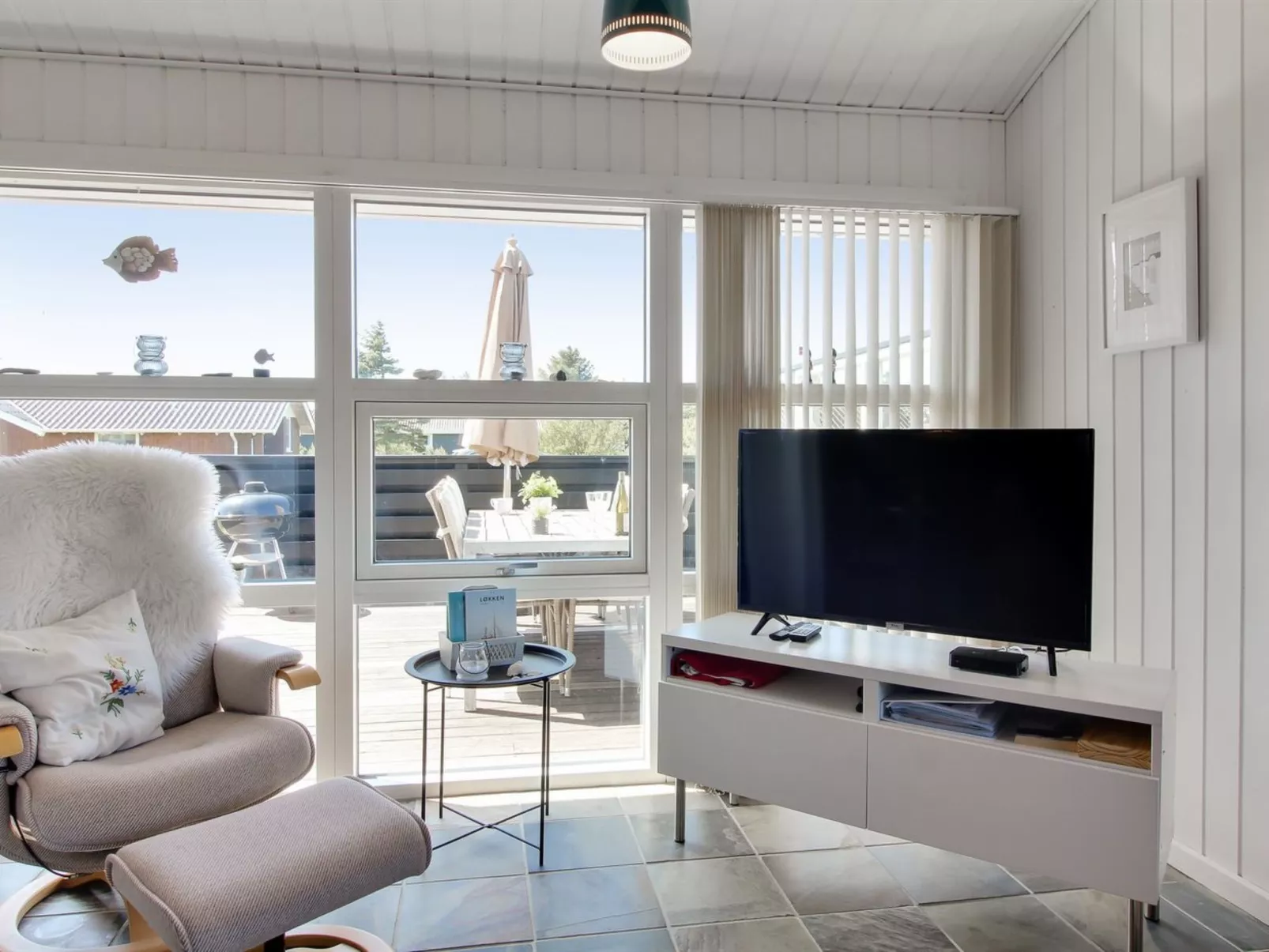 "Awarth" - 500m from the sea-Inside