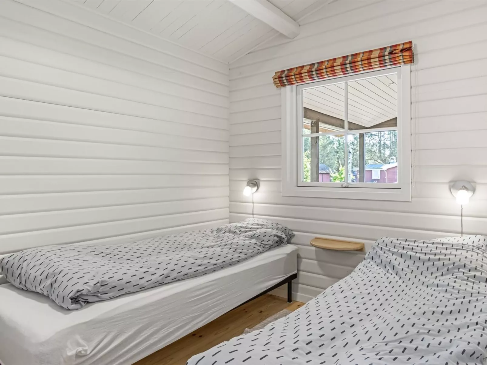 "Thorulf" - 3.5km from the sea-Inside