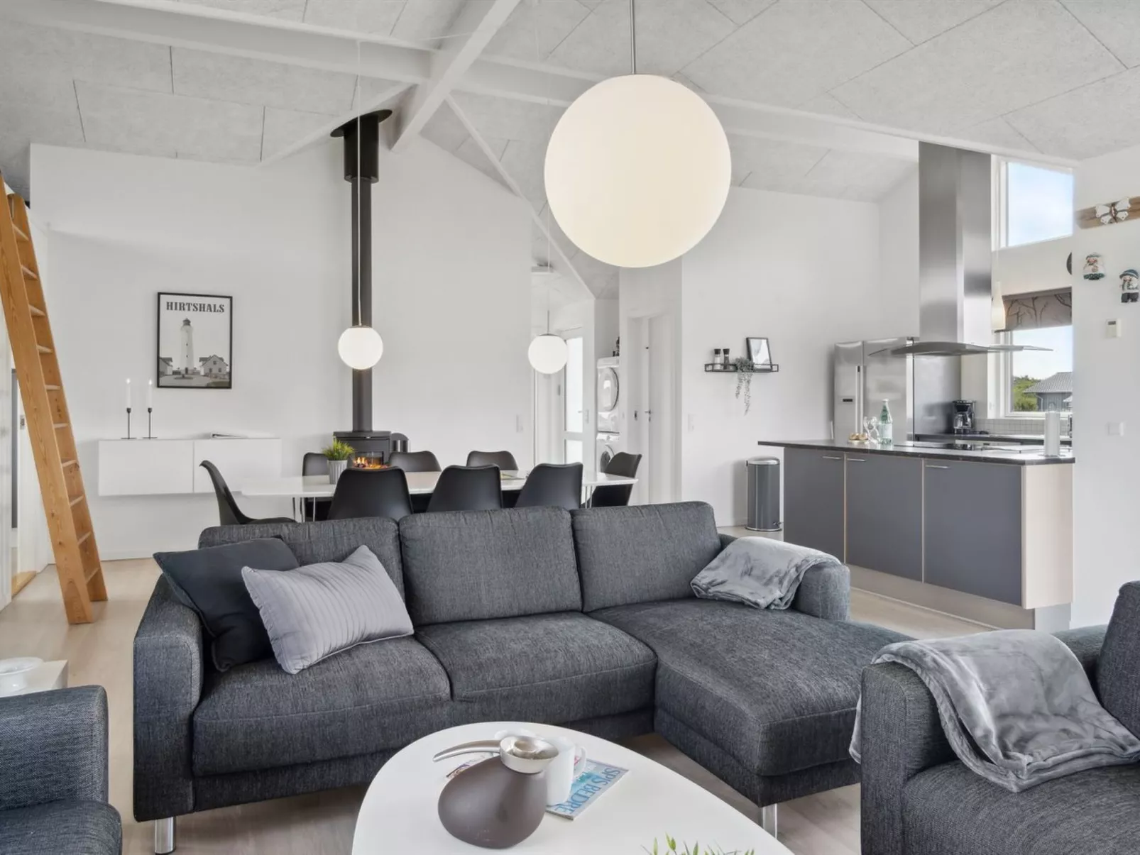 "Fader" - 950m from the sea-Inside