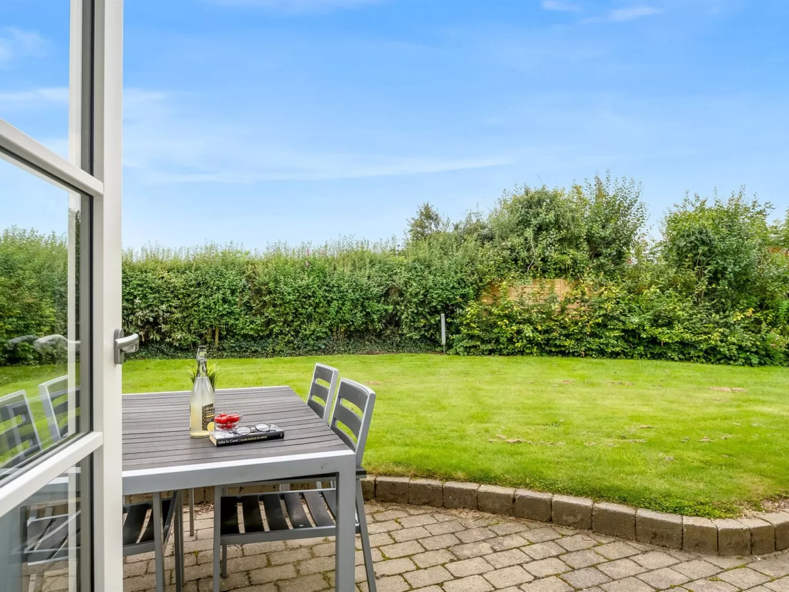 "Aliza" - 300m to the fjord-Outside