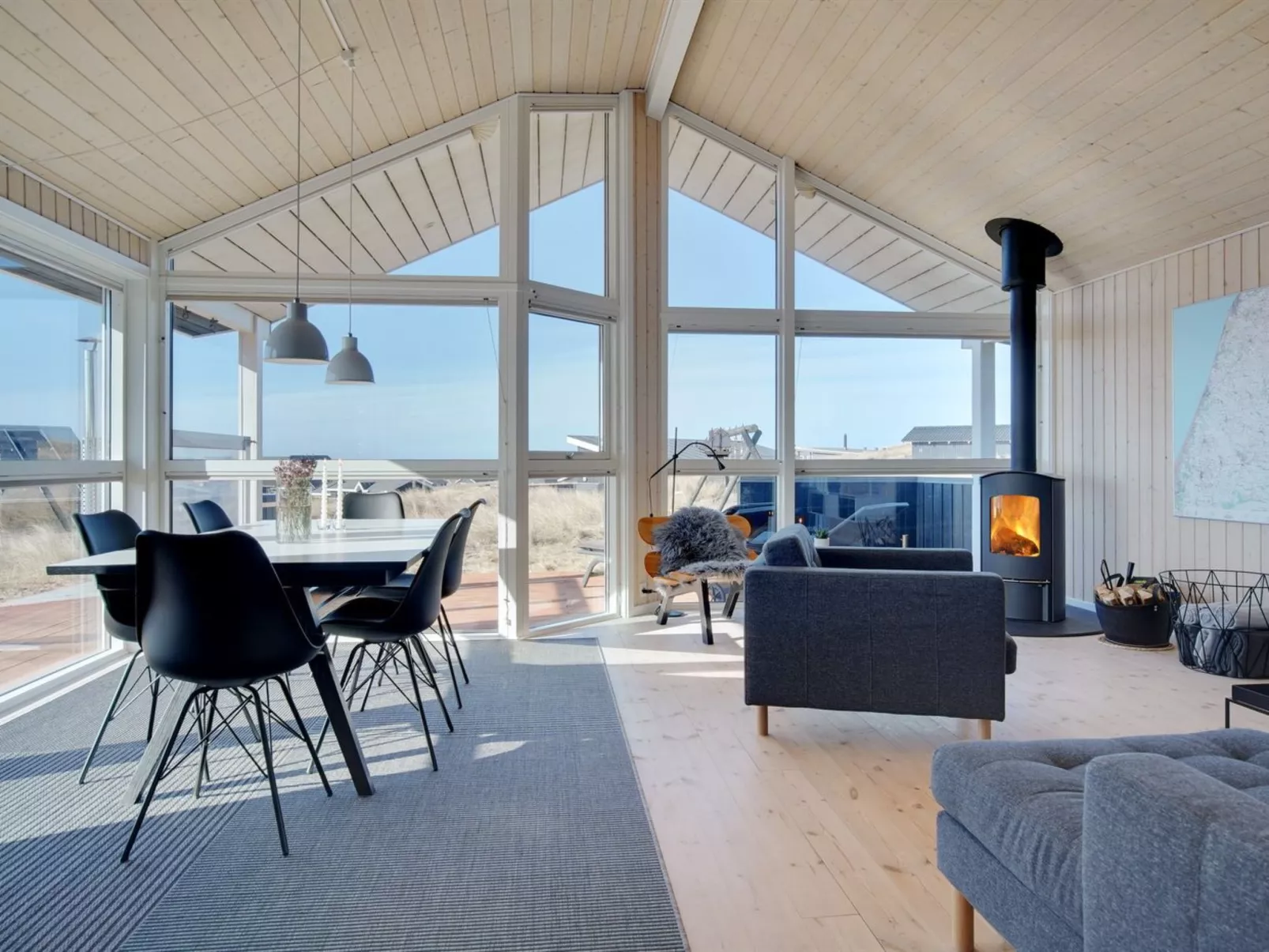 "Ulf" - 100m from the sea-Drinnen