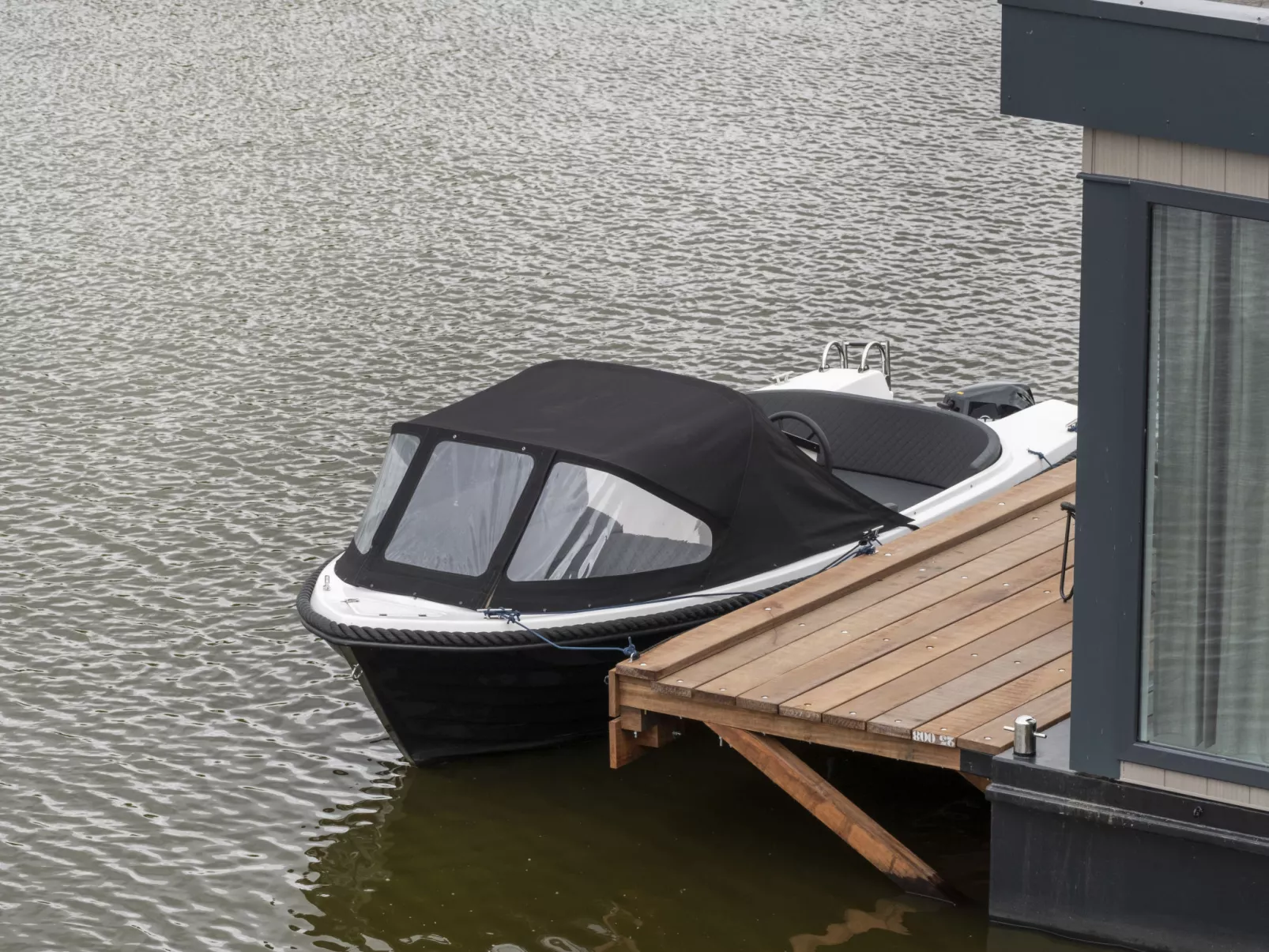 Harboursuite 2 incl. motorboot-Dehors