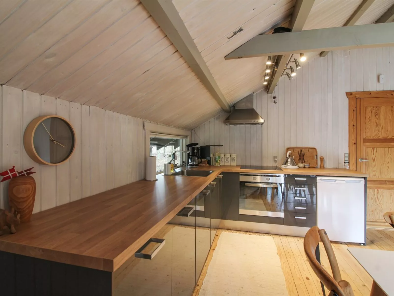 "Iskra" - 900m from the sea-Inside