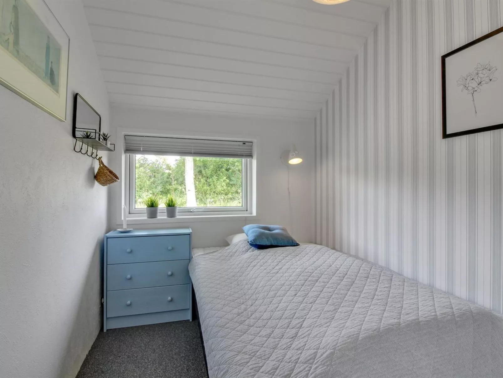 "Harmen" - 1.1km from the sea-Inside