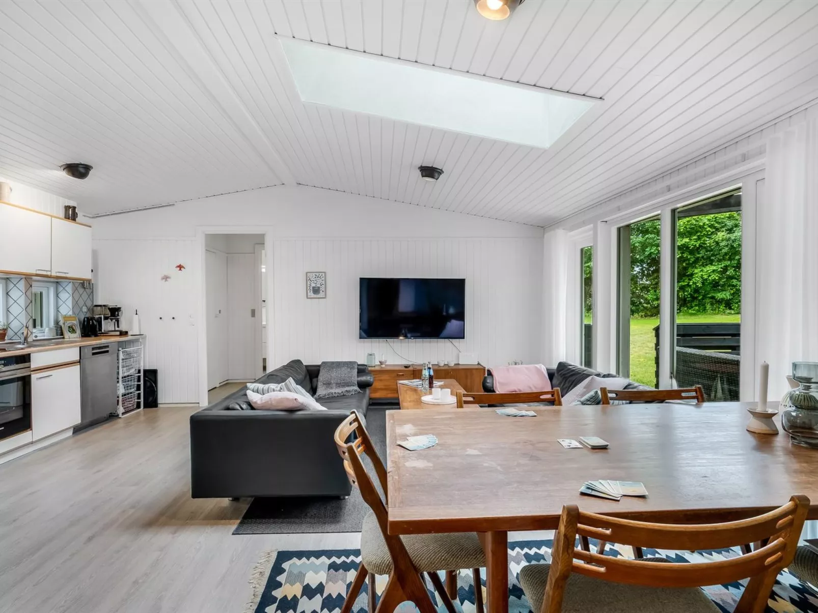 "Elmira" - 555m from the sea-Dedans